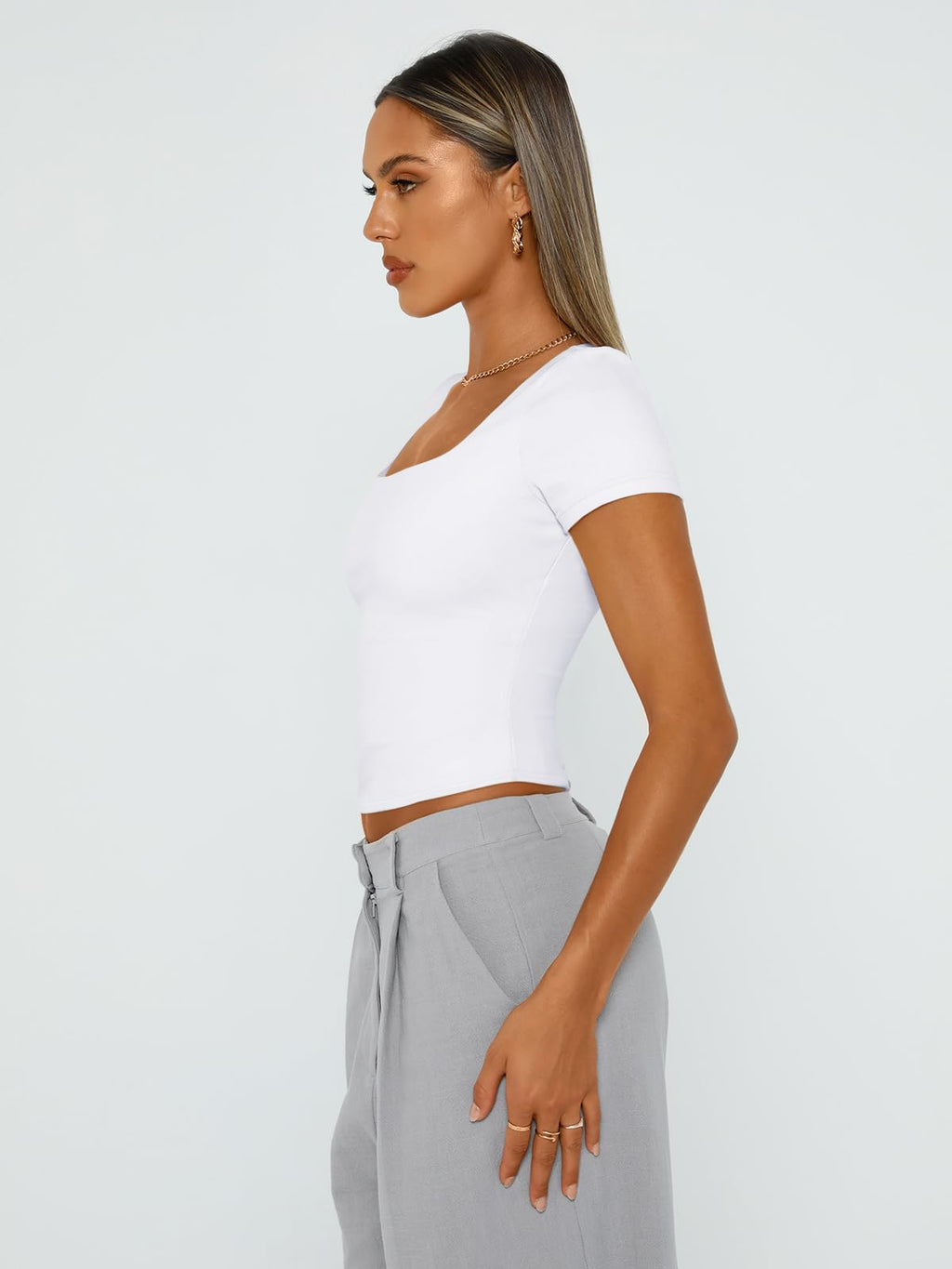 Trendy Queen Womens Square Neck Going Out Crop Tops Short Sleeve T Shirts Summer Cute Clothes Basics Tees, White, M