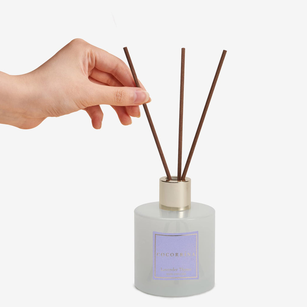 Cocorrína Premium Reed Diffuser Set with Preserved Baby's Breath & Cotton Stick Lavender Thyme | 6.7oz Scent Fragrance Lavender Oil Diffuser for Bedroom Bathroom Home Décor