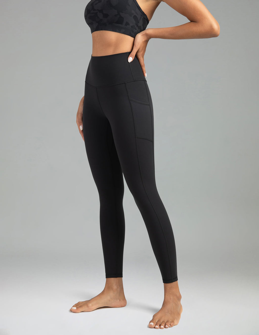 Colorfulkoala Women's High Waisted Tummy Control Workout Leggings 7/8 Length Yoga Pants with Pockets (L, Black)