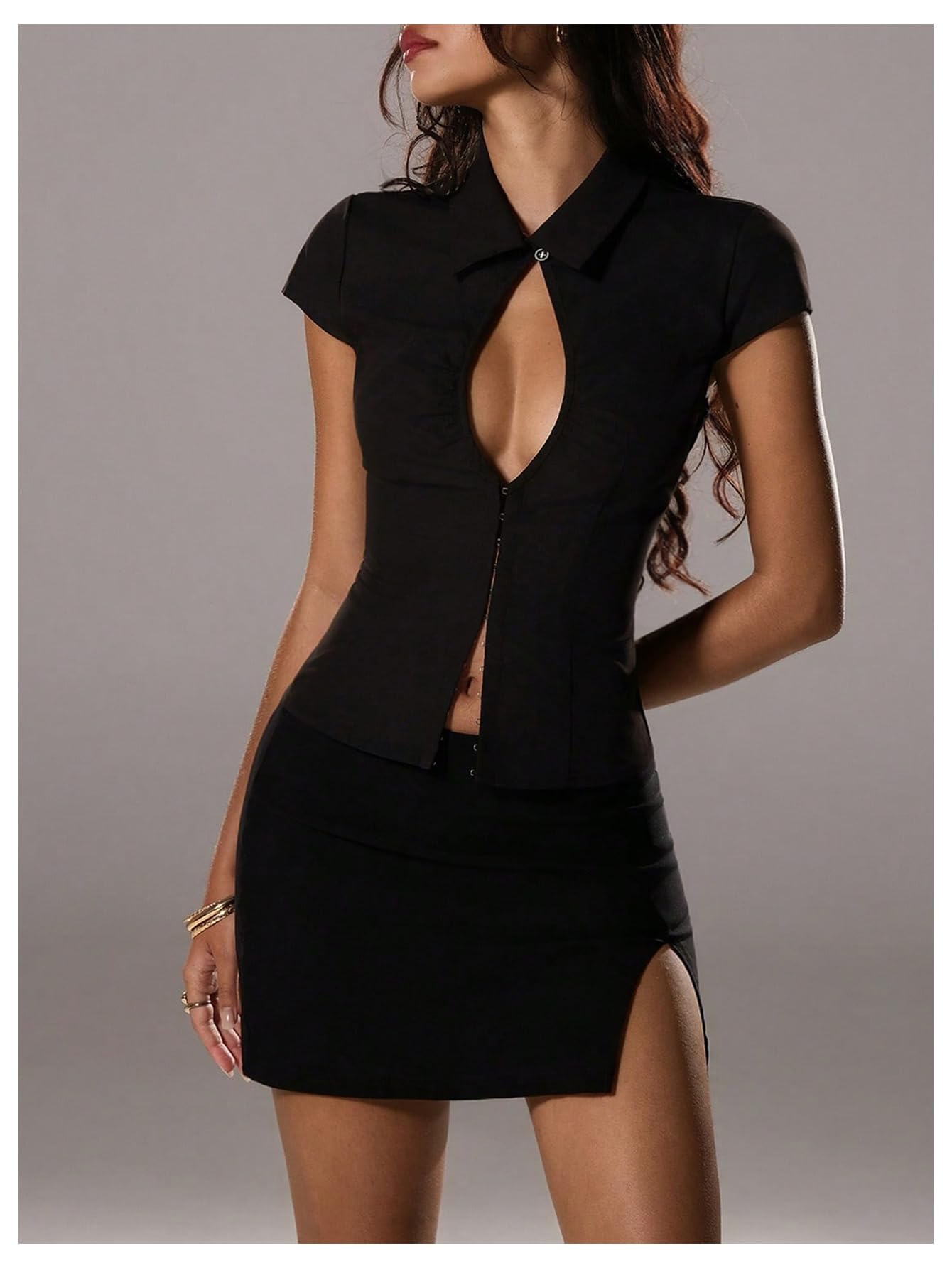 WDIRARA Women's Keyhole Cut Out Ruched Cap Sleeve Collared Sexy Fitted Top Black Medium