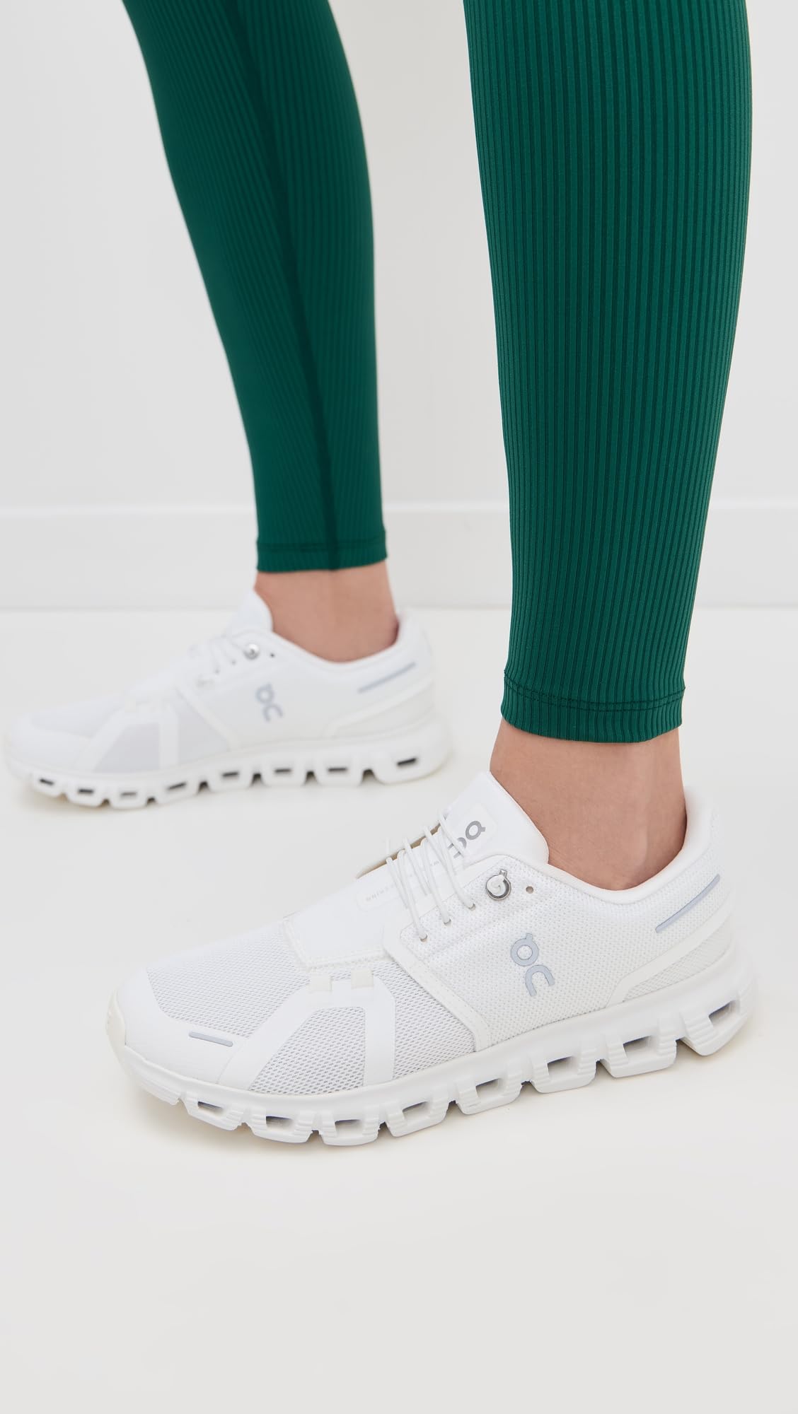 On Women's Cloud 6 Sneakers, White, 7 Medium US