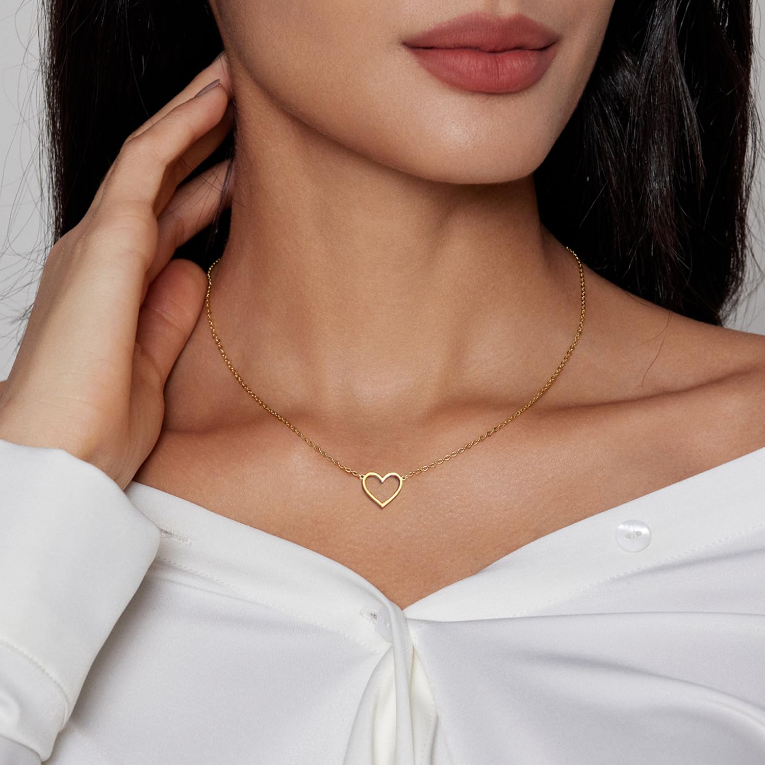 Zeffy Heart Necklace for Women - Dainty 14K Gold Plated Cute Open Heart Pendant Necklaces Simple Gold Choker Necklace Trendy Gold Jewelry for Women Valentines Day Gifts