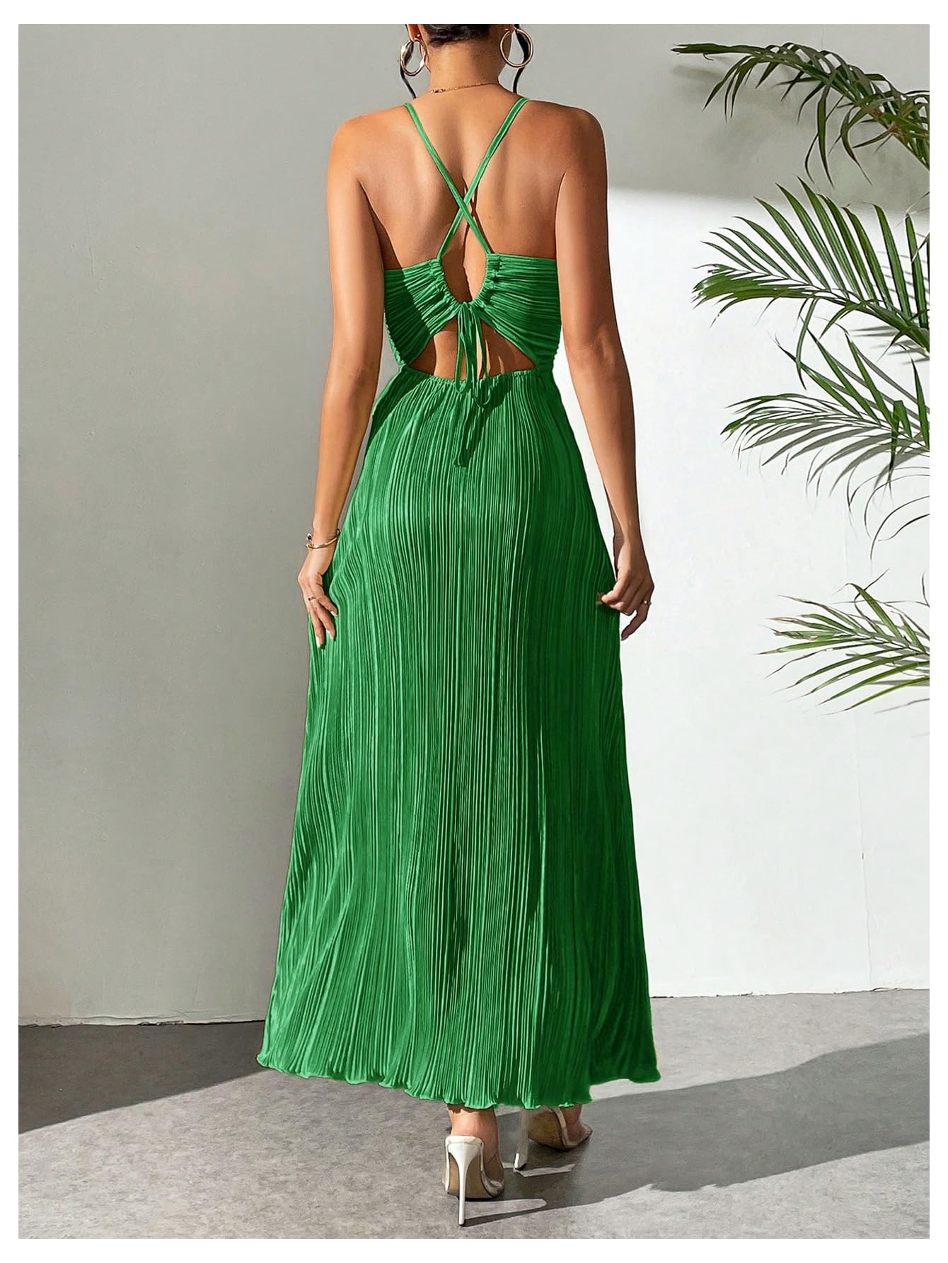OYOANGLE Women's Summer Textured V Neck Sundress Tie Back Spaghetti Strap Pleated A Line Beach Long Maxi Party Dress Green Small