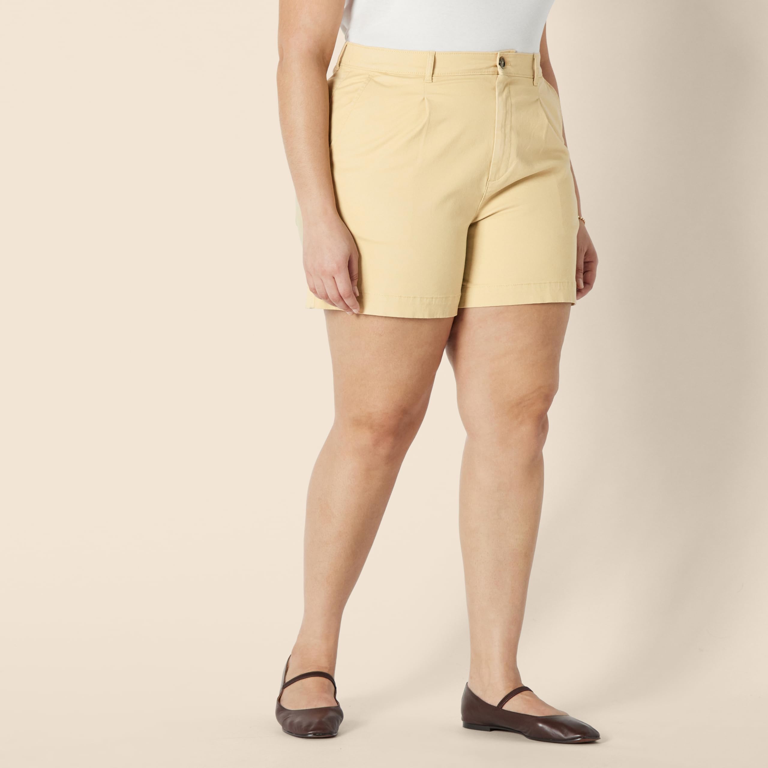 Amazon Essentials Women's High-Rise Relaxed-Fit A-line Elastic Back Shorts, Tan, 0