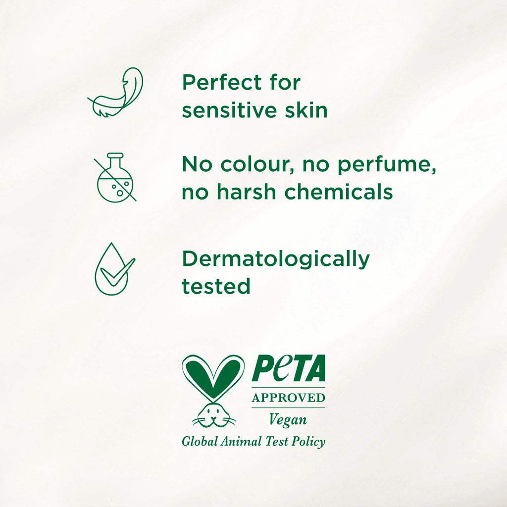 Simple Kind to Skin Hydrating Light Moisturiser Skin Care Product with Pro-Vitamins B5 and E for 12-Hour Moisturisation 125 ml