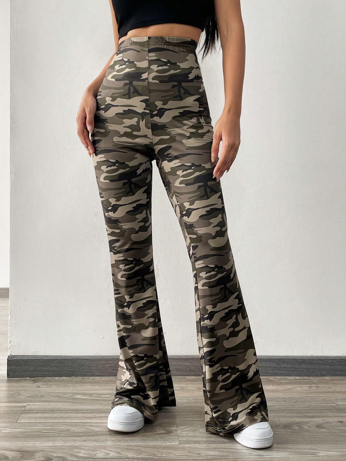 WDIRARA Women's Newspaper Print Flare Wide Leg Elastic Waist Fitted Funky Letter Print Pants Army Green Small