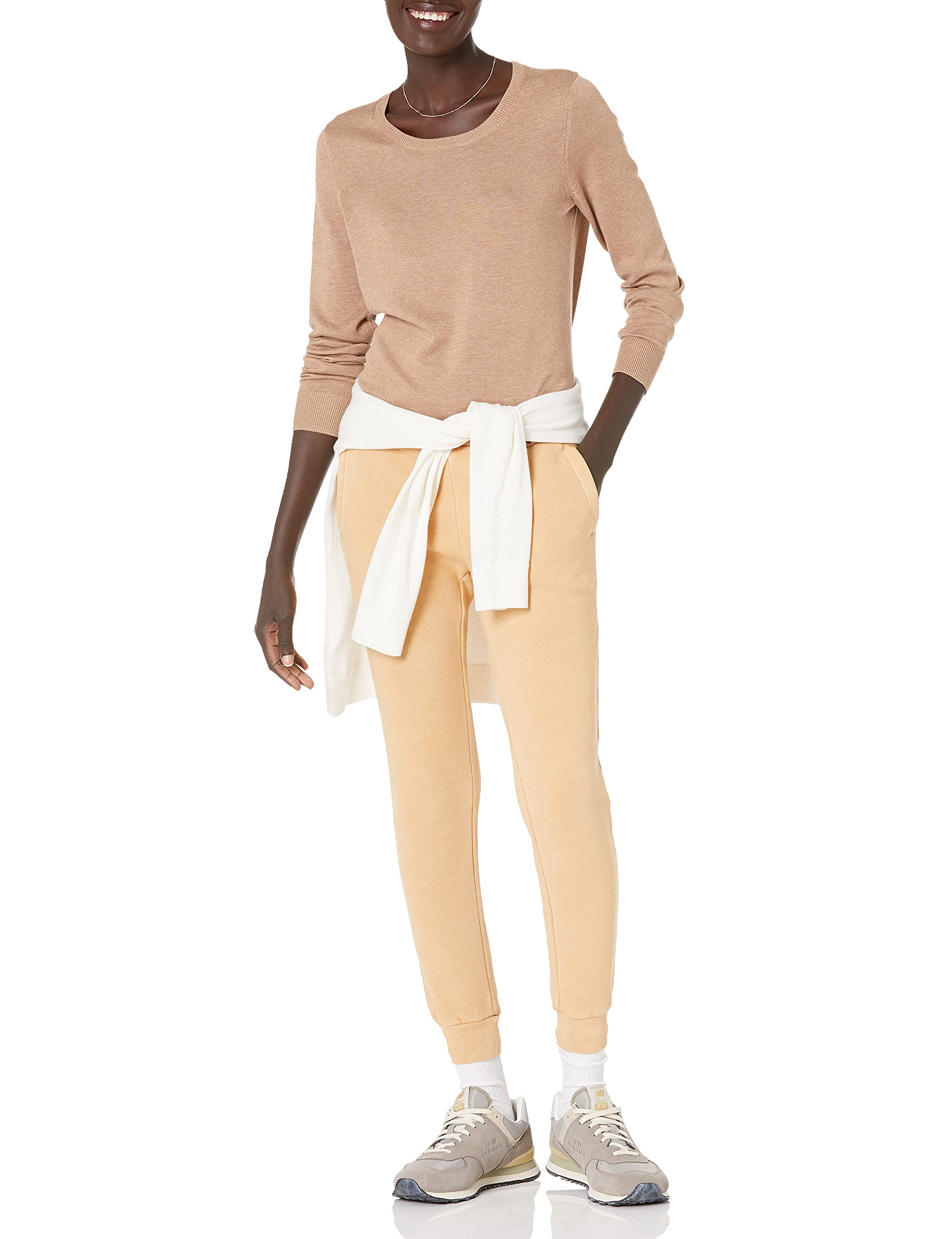 Amazon Essentials Women's Long-Sleeve Lightweight Crewneck Sweater (Available in Plus Size), Camel Heather, Medium