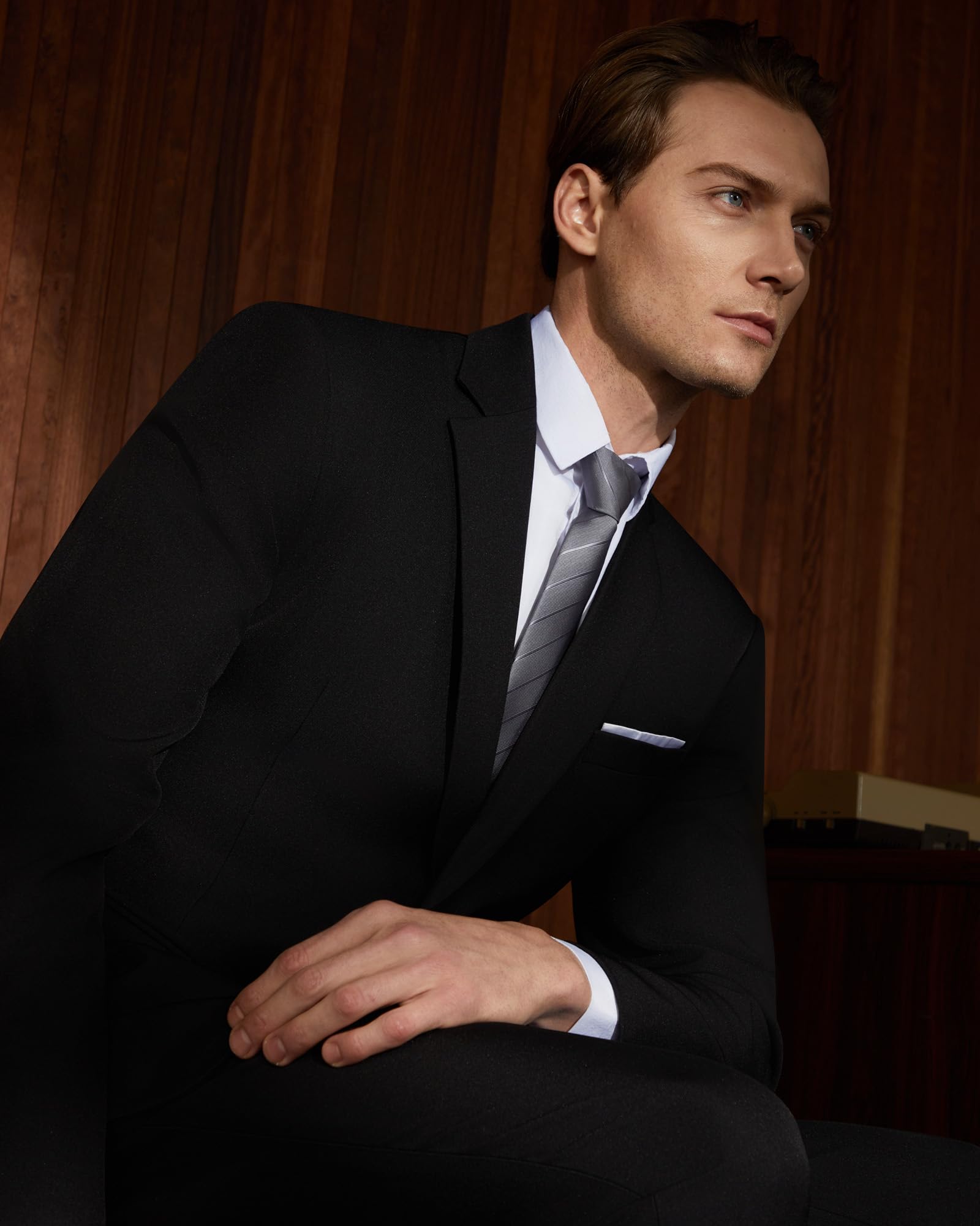 WULFUL Men's 2 Piece Suits Slim Fit Two Button Blazer Jacket Pants Set for Party,Wedding and Business Black