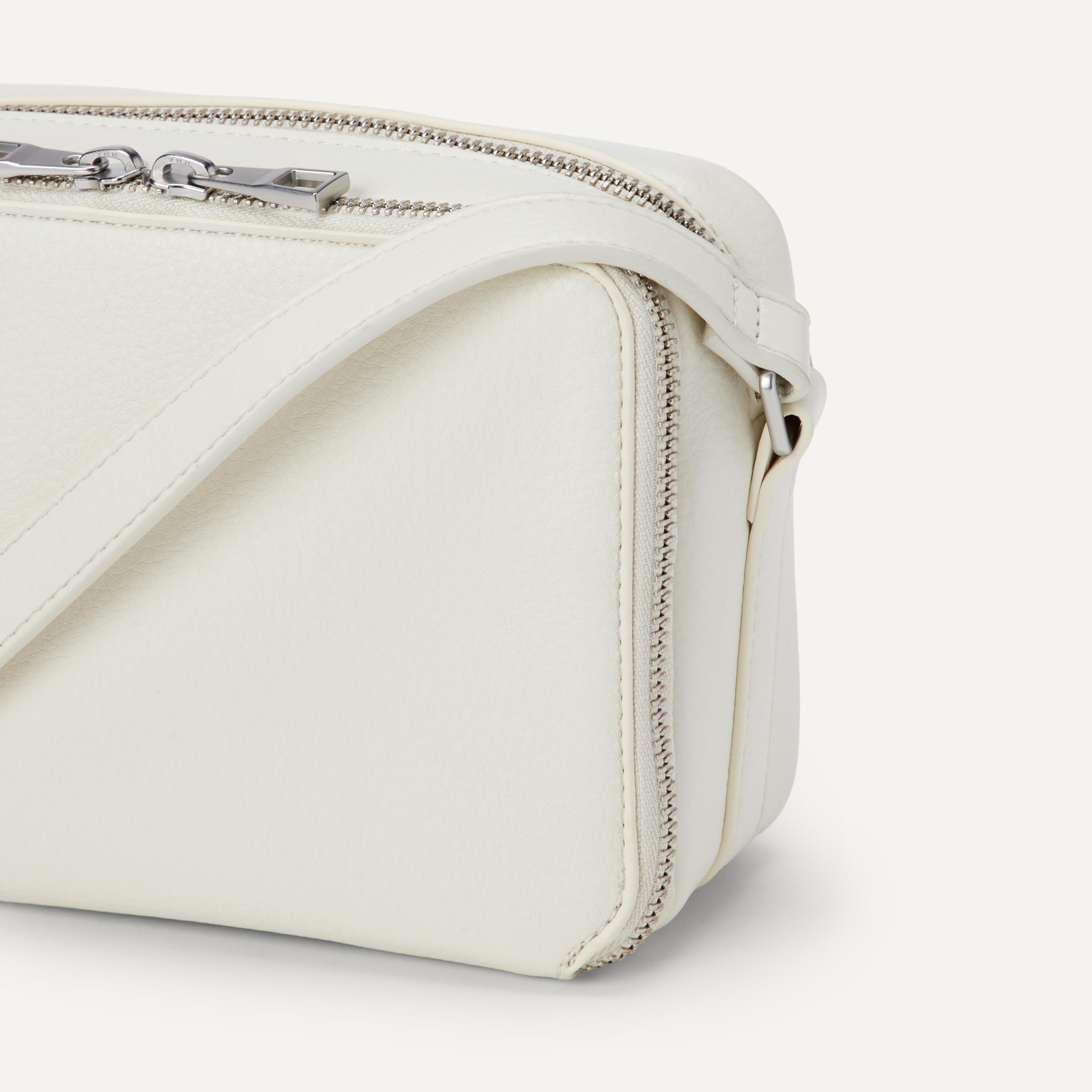 Amazon Essentials Women's Boxy Crossbody Bag, Ecru, One Size