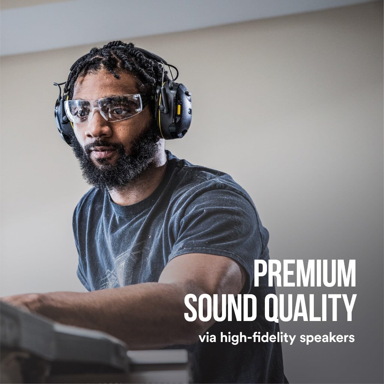 3M WorkTunes Connect Wireless Hearing Protector with Bluetooth Technology, Bluetooth Hearing Protection with a 26 dB Noise Reduction Rating