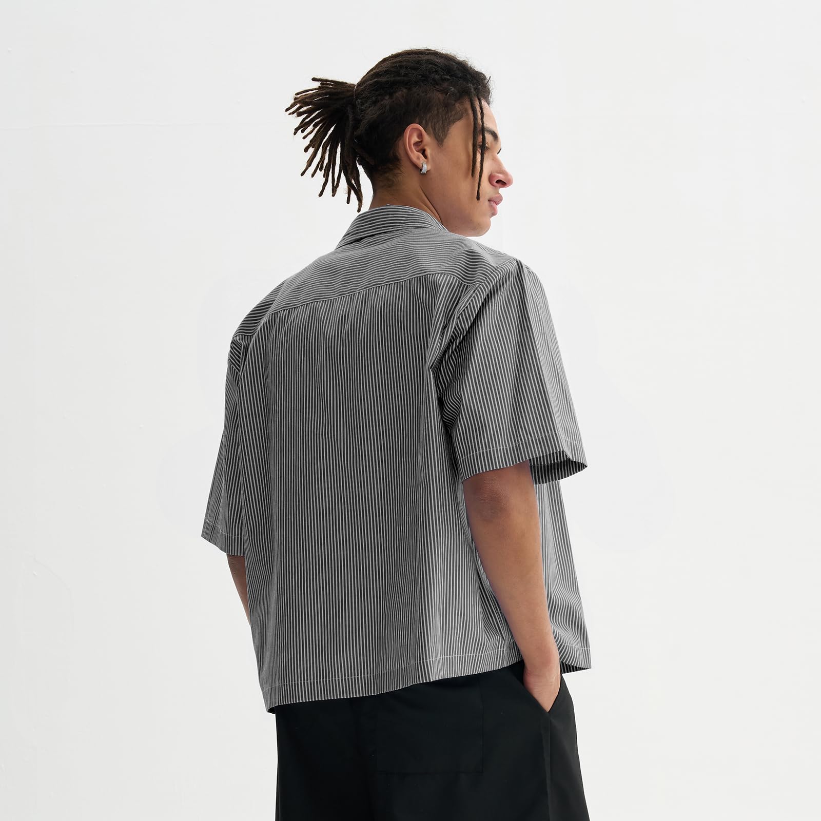 QJT Men's Striped Boxy Cropped Shirts Short Sleeve Button Down Tee Shirt Oversized Baggy Blue T Shirts For Men (US, Alpha, Large, Regular, Regular, Black)