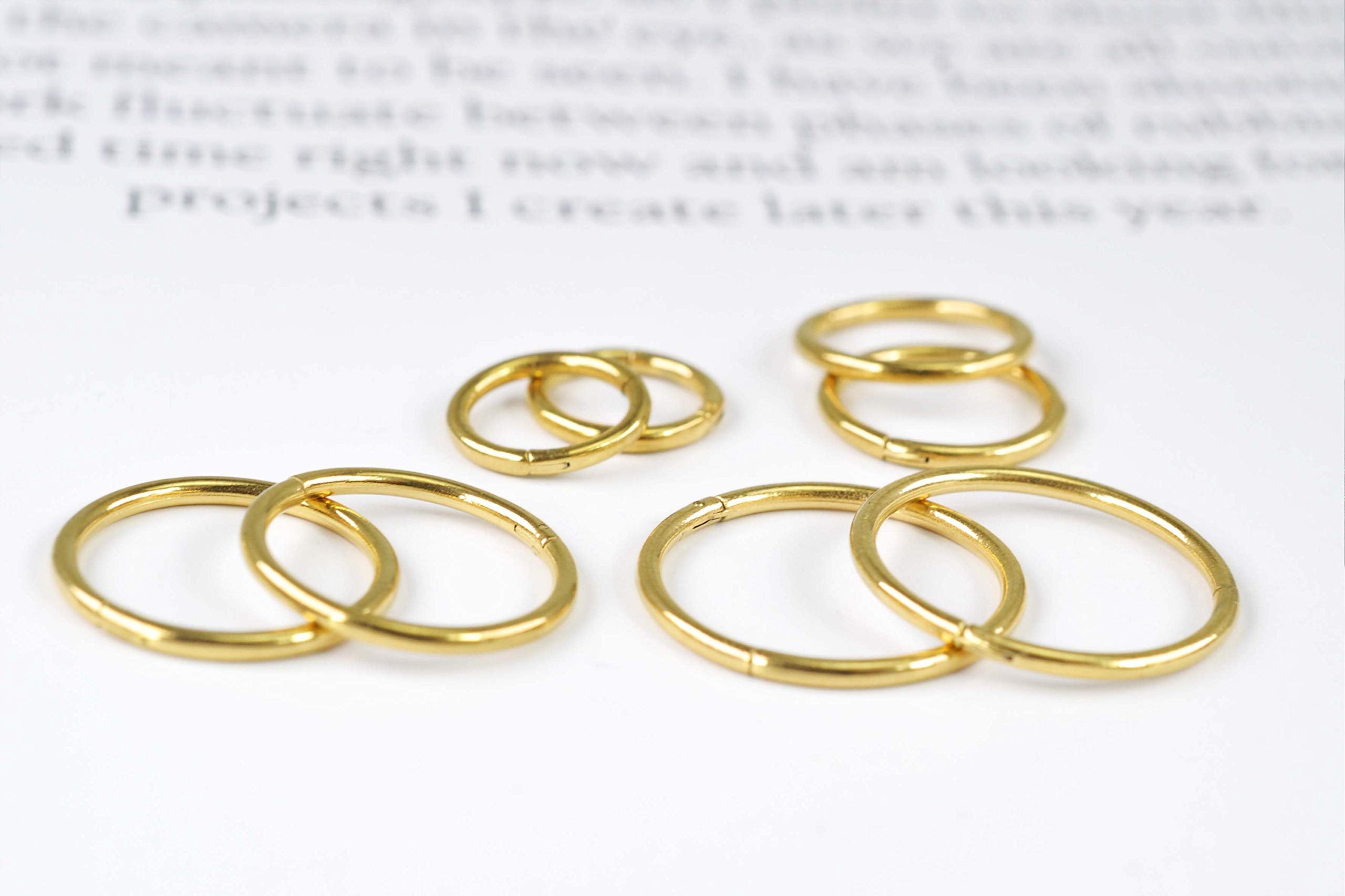 HQLA 4Pairs 18G Surgical Steel Hinged Clicker Segment Nose Rings Hoop Helix Cartilage Daith Tragus Sleeper Earrings Body Piercing for Women Men (18G - Gold - (6mm-12mm) - 4Pairs)