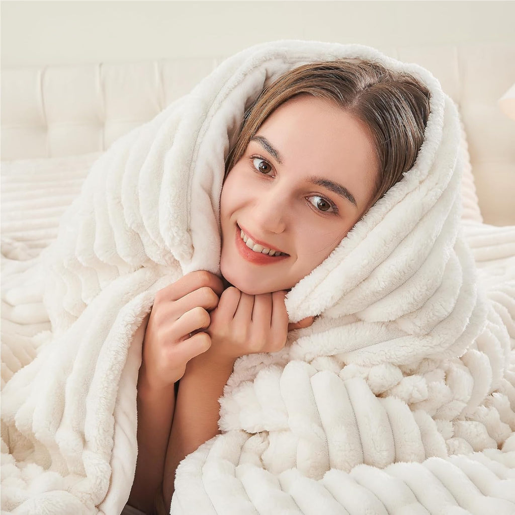 BEDELITE Fleece King Comforter Set -Super Soft & Warm Fluffy Cream White Bedding, Luxury Fuzzy Heavy Bed Set for Winter with 2 Pillow Cases
