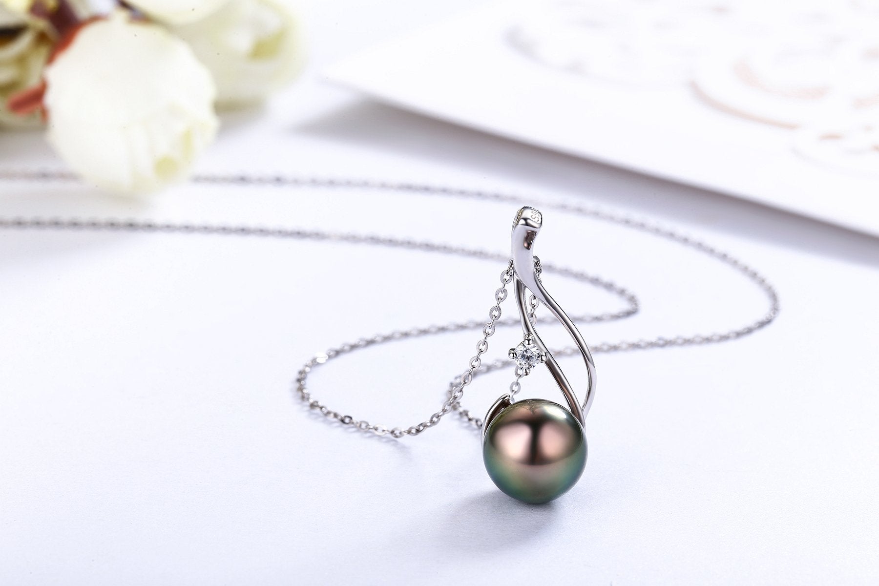 CHAULRI Tahitian Black Pearl Necklaces for Women - Anniversary, Birthday, Valentines Day Gifts for Wife, Girlfriend, Mom 18K White Gold Plated 925 Sterling Silver Real Pearl Jewelry