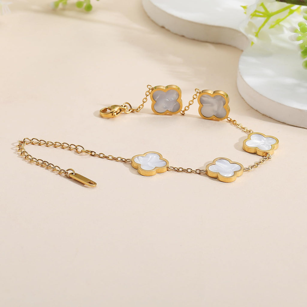 AIPPK 18K Gold Plated Clover Lucky Bracelet Dupes for Women White Flower Four Leaf Bracelets Trendy Jewelry Gifts for Women