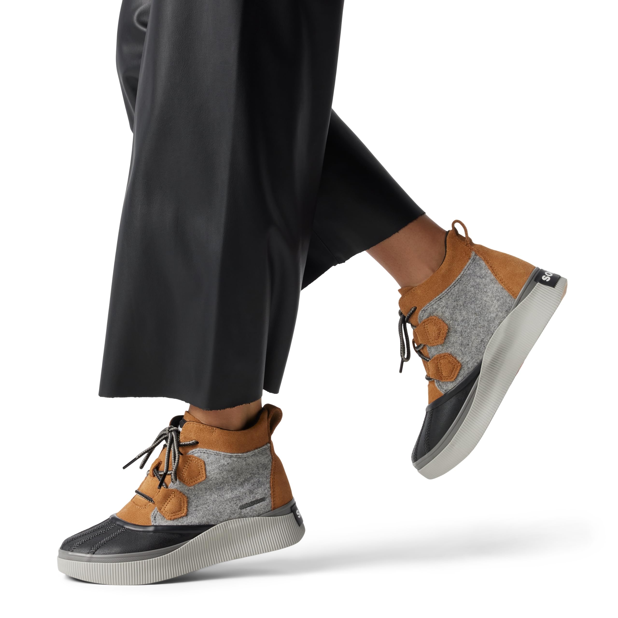 SOREL Women's Out N About lV Classic Waterproof Boot - Taffy, Dove - 7