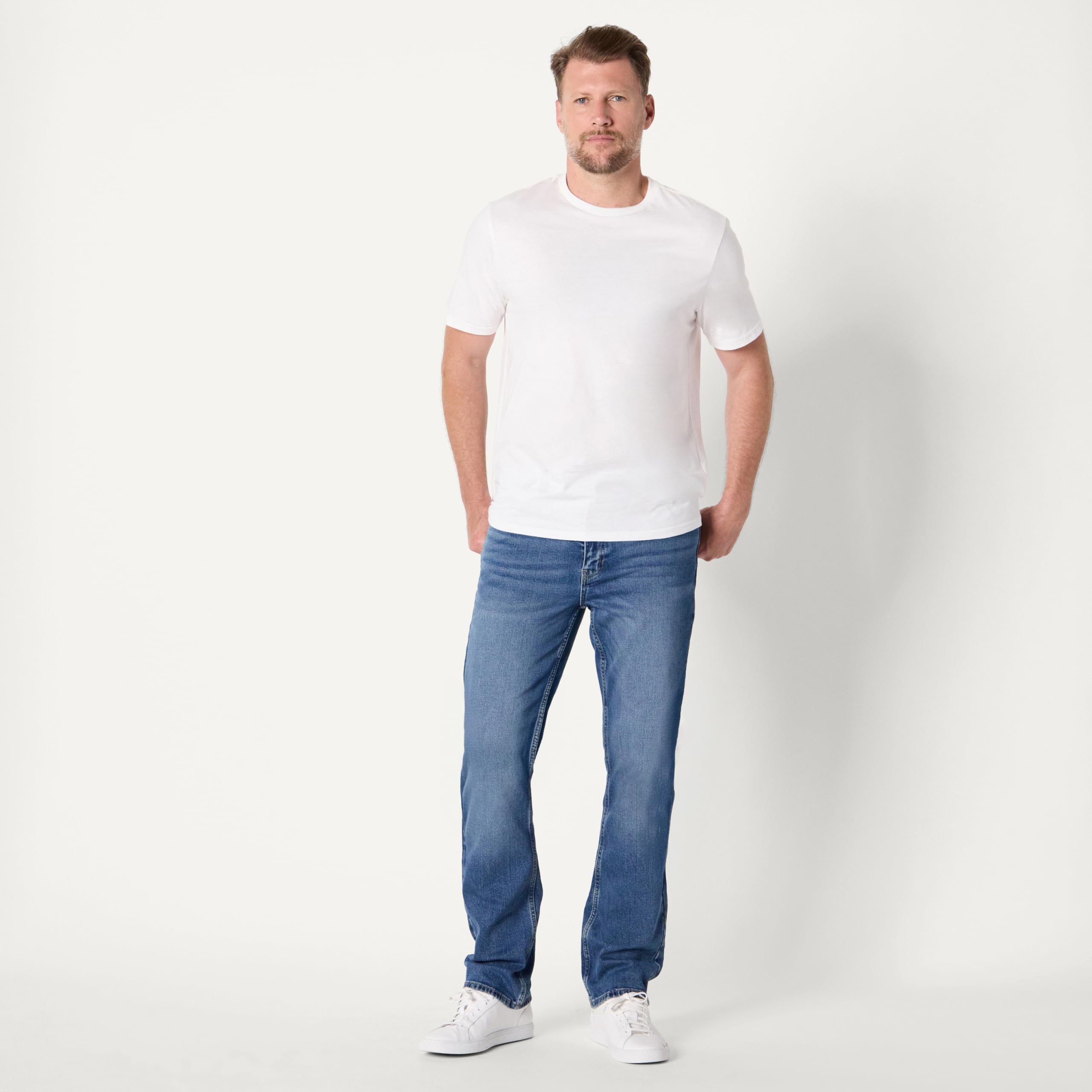 Amazon Essentials Men's Low Stretch Straight-Fit Jeans, Tinted Medium Blue, 42W x 32L