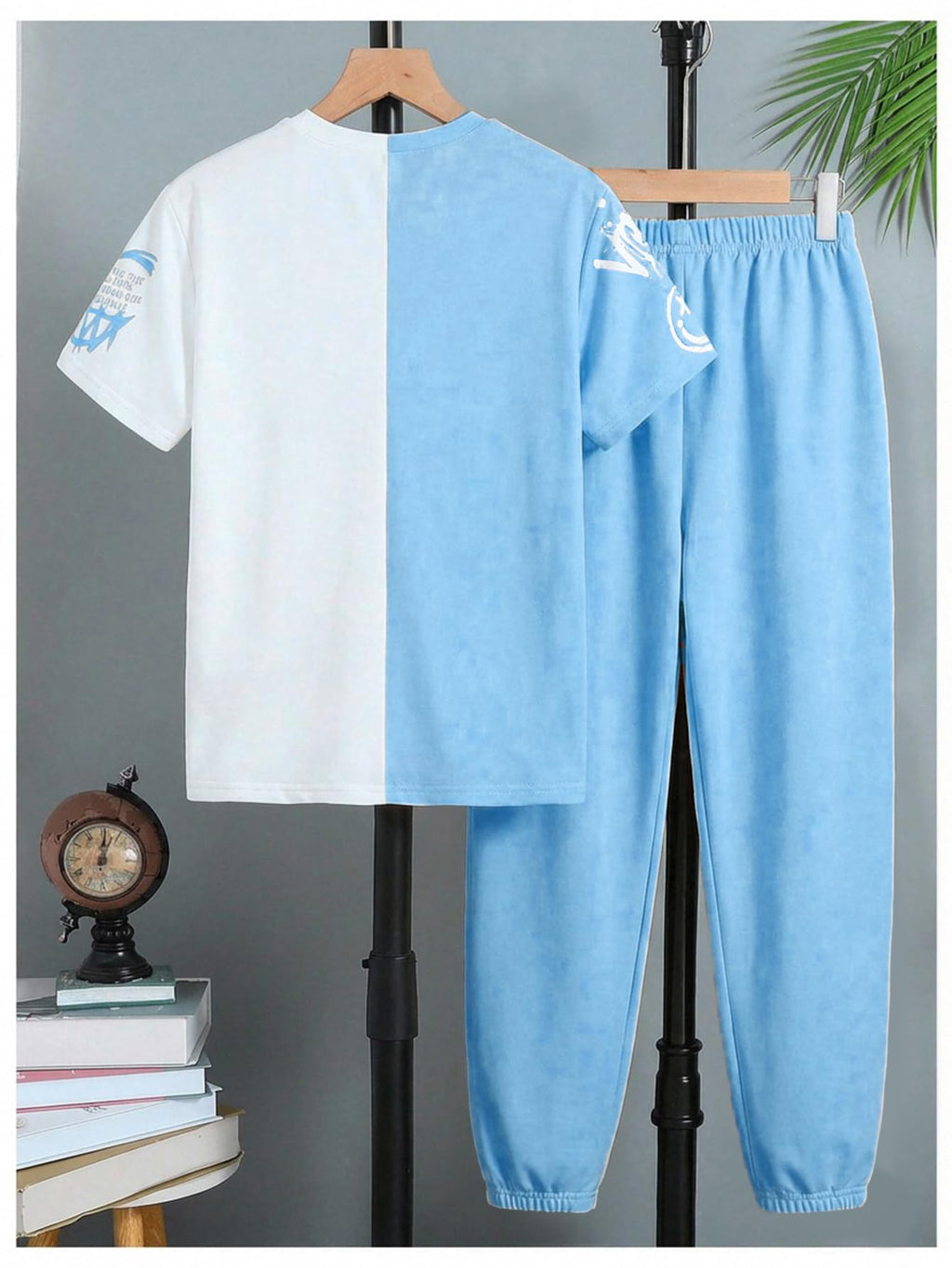 WDIRARA Boy's Two Piece Graphic Print Short Sleeve T Shirts and Elastic Waist Pants Clothing Set Blue and White 12Y