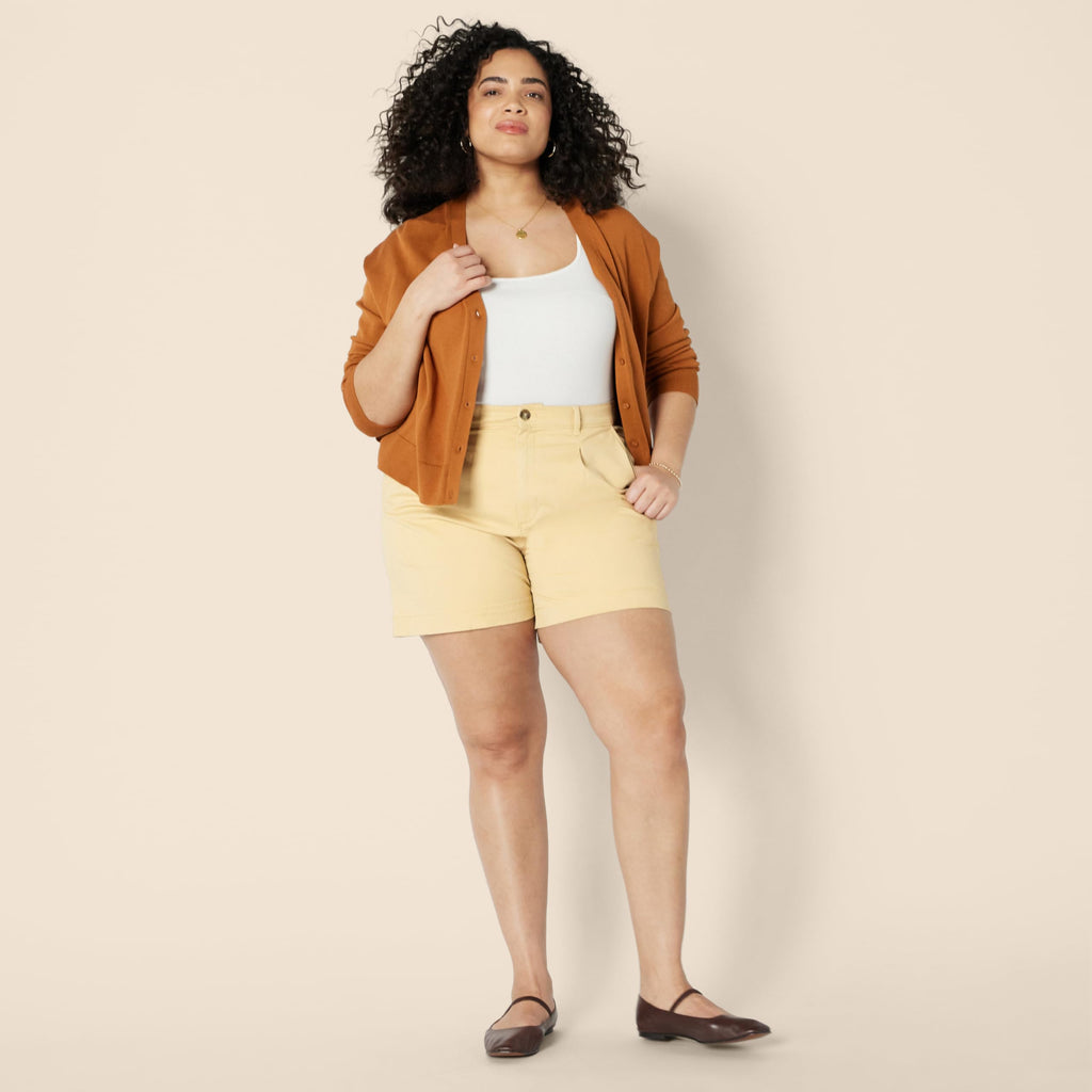 Amazon Essentials Women's High-Rise Relaxed-Fit A-line Elastic Back Shorts, Tan, 0