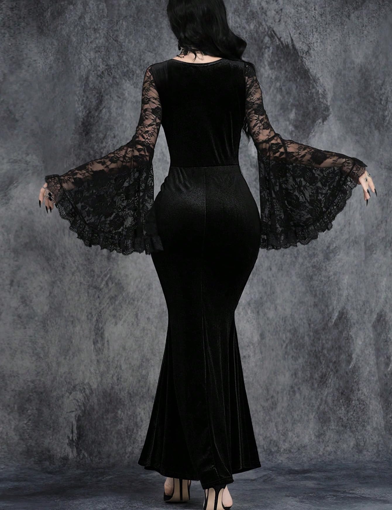 InGoticos Women Gothic Sexy Lace Patchwork Sleeve Fishtail Velvet Goth Dress Without Choker & Umbrella Black