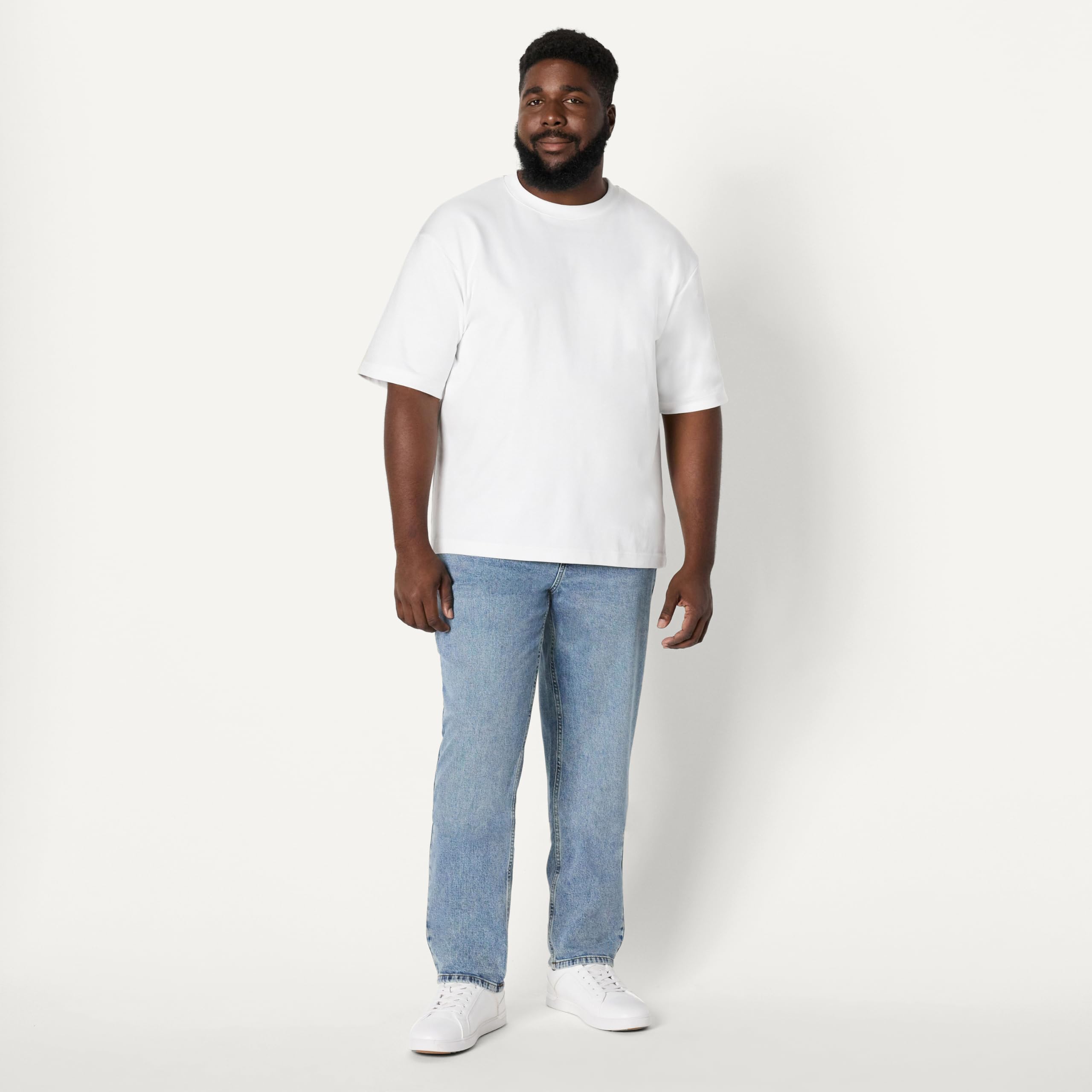 Amazon Essentials Men's Low Stretch Athletic Fit Jeans, Tinted Light Wash, 33W x 34L