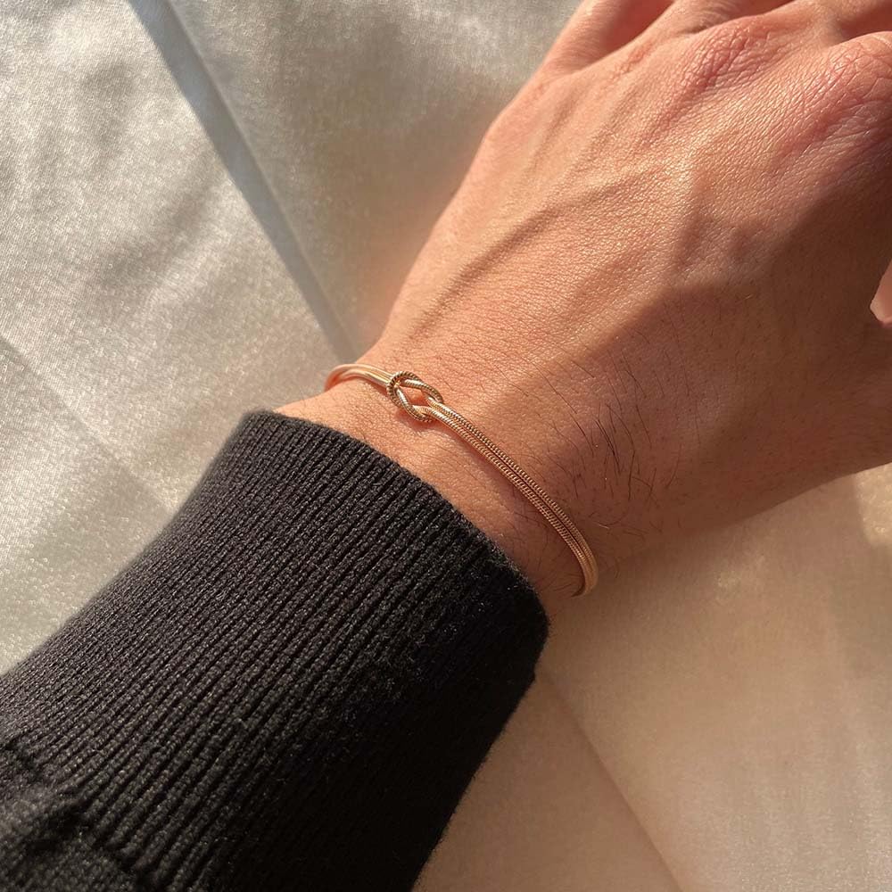 Matching Bracelets for Couples，Dainty Gold Love Knot Bracelet 14K Gold Plated Herringbone Chain Bracelet Relationship Jewelry Gifts for Best Friend(Gold&Silver)