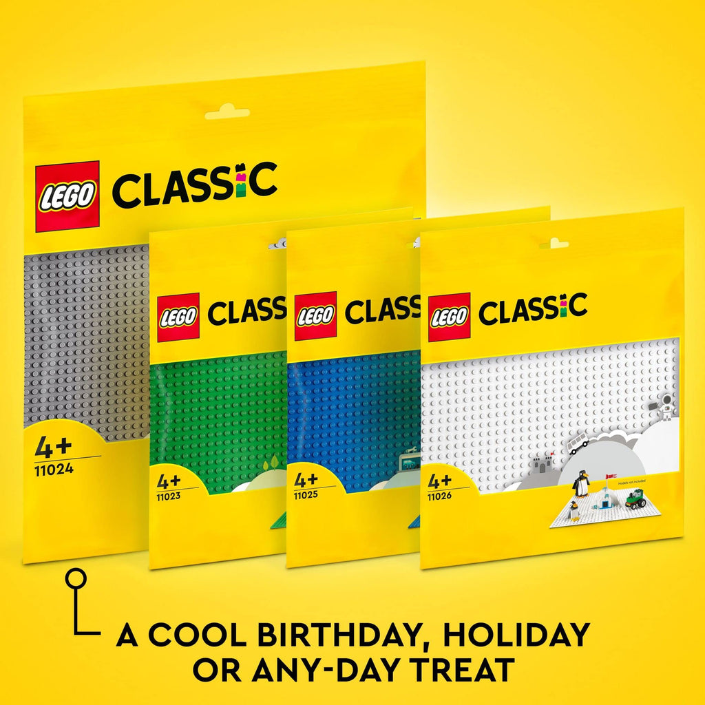 LEGO Classic Green Baseplate, Square 32x32 Stud Foundation to Build, Play, and Display Brick Creations, Great for Grassy Nature Landscapes, 11023, 4+