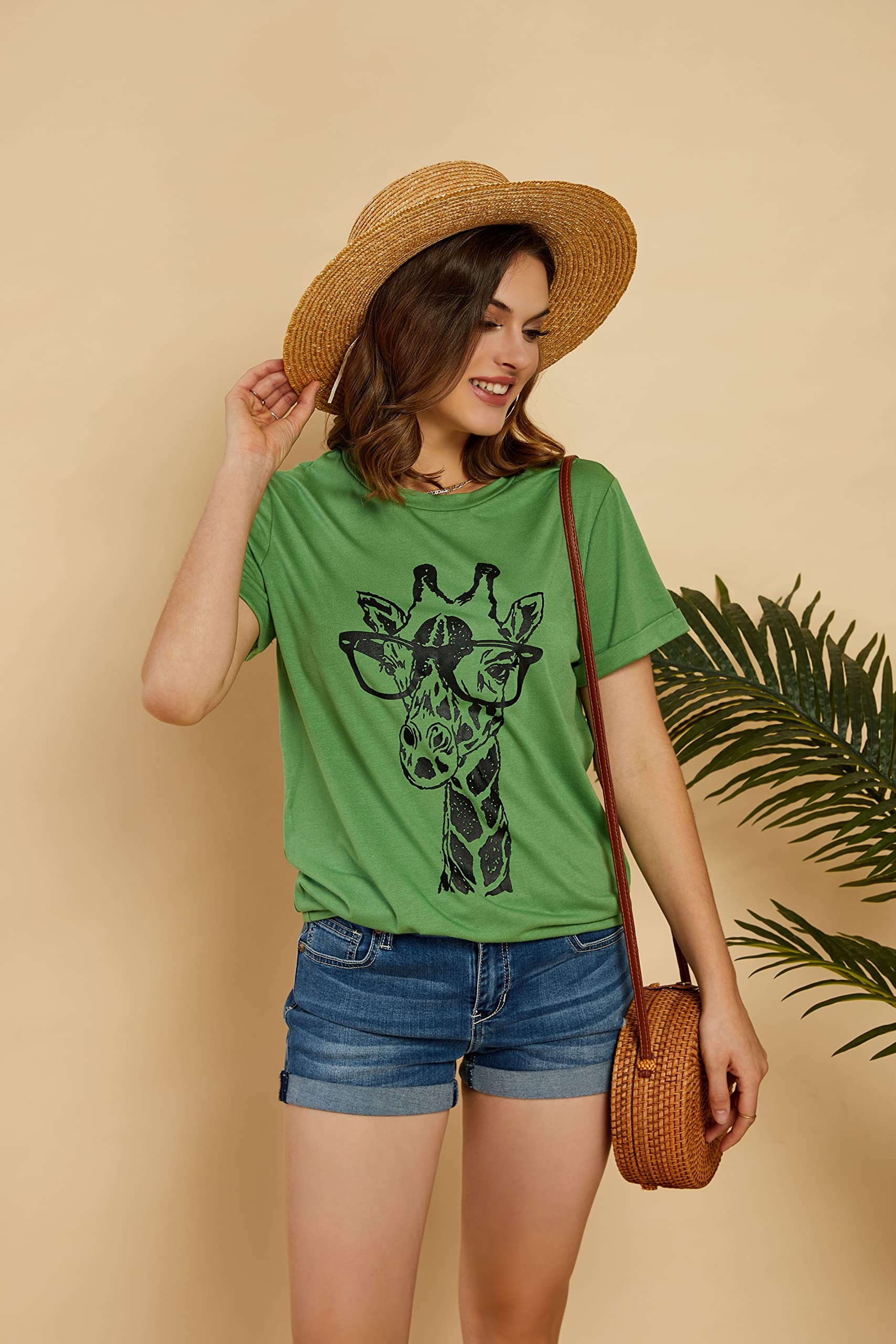 Auburet Womens Giraffe T Shirt Summer Funny Graphic Short Sleeve Crewneck Tees Casual Shirt Tops