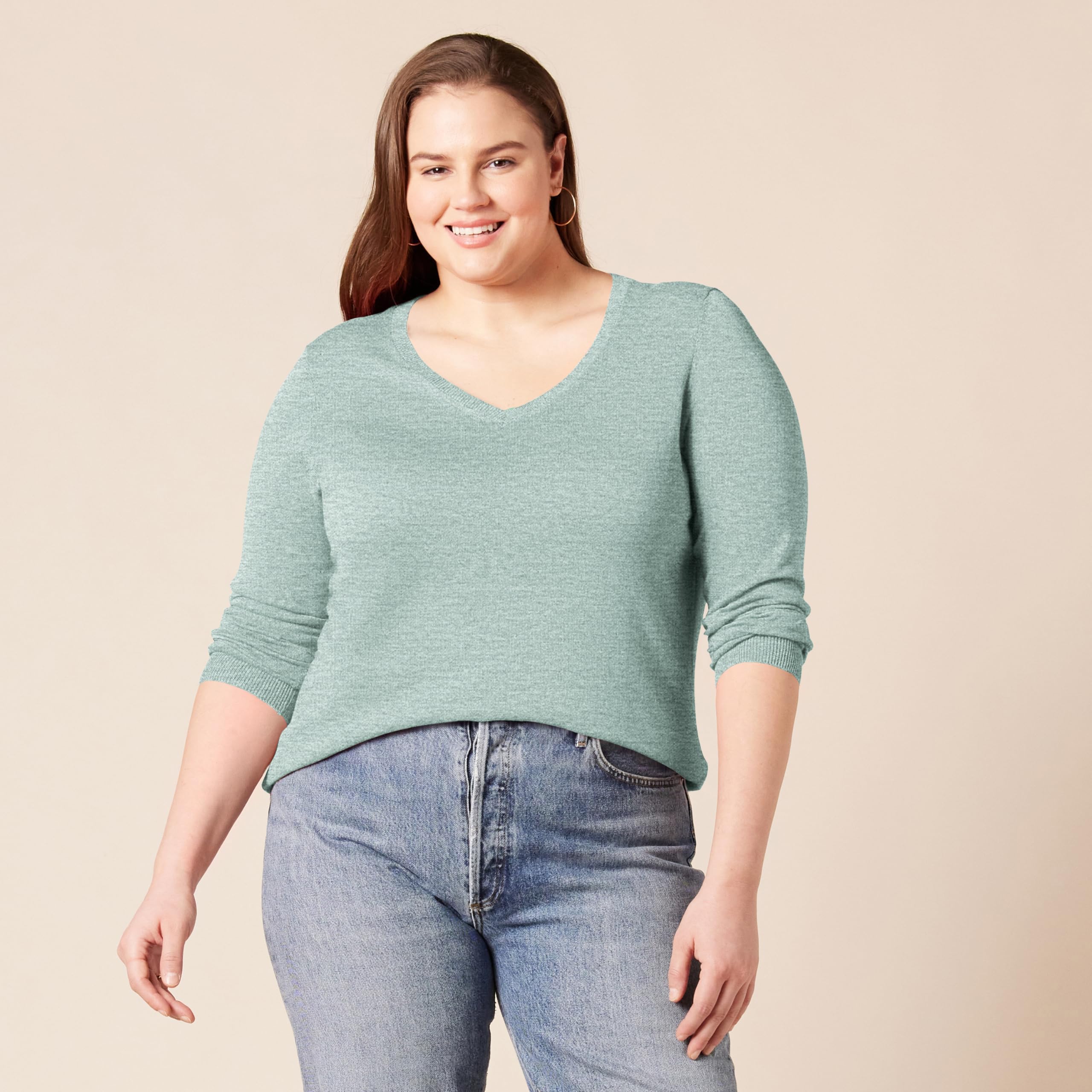 Amazon Essentials Women's Regular-Fit Lightweight Long-Sleeve V-Neck Sweater, Sage Green Heather, Small