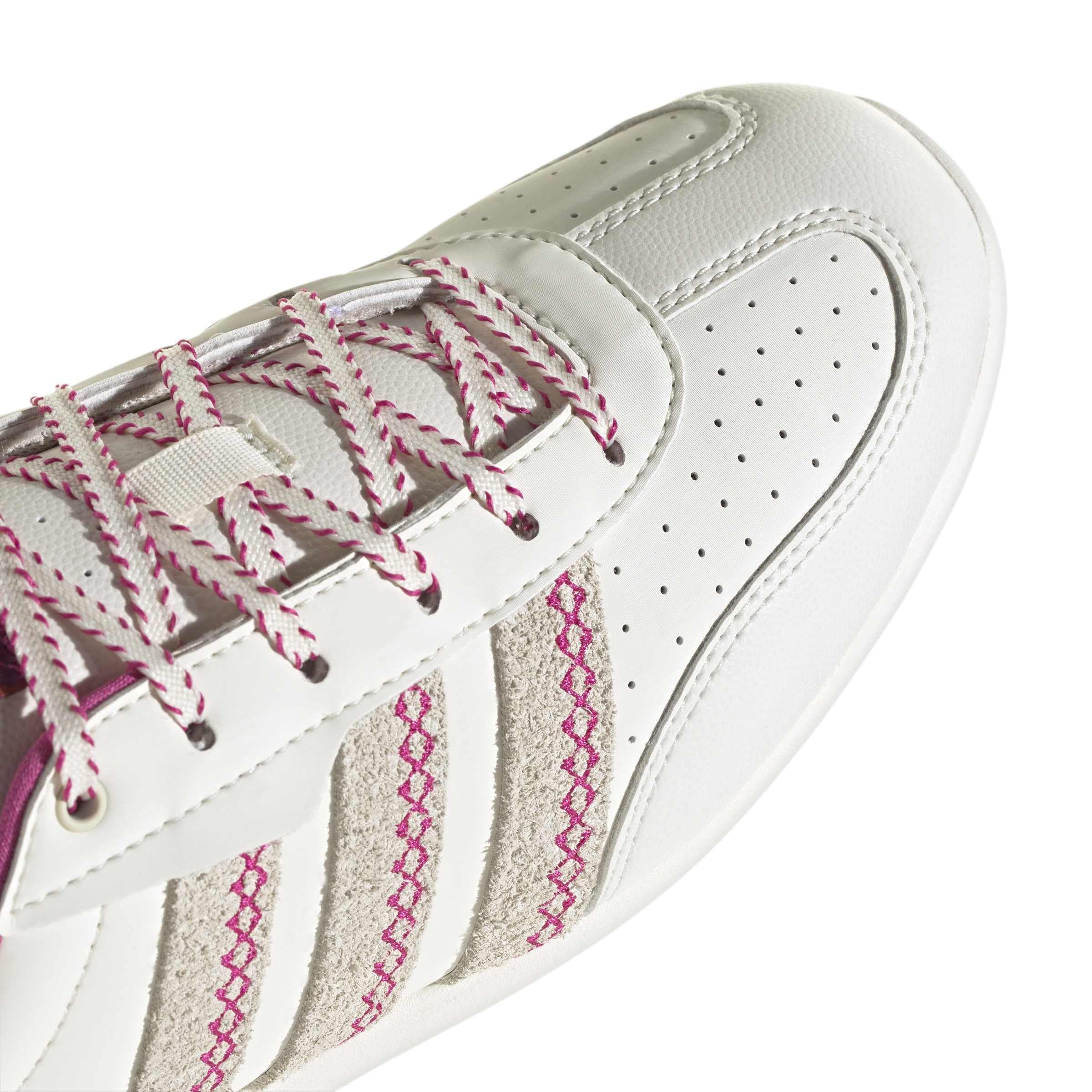 adidas Women's Barreda Low, Off White/Off White/Bahia Magenta, 7