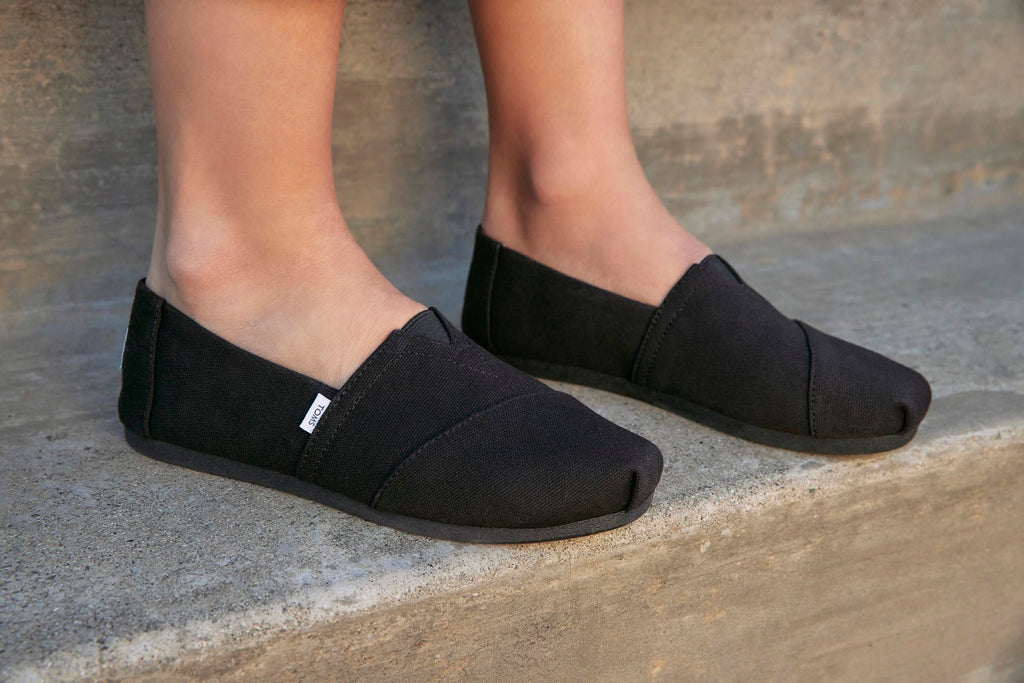 TOMS Womens Sperry Walpargata P Loafer Flat, Black/Black, 10 US