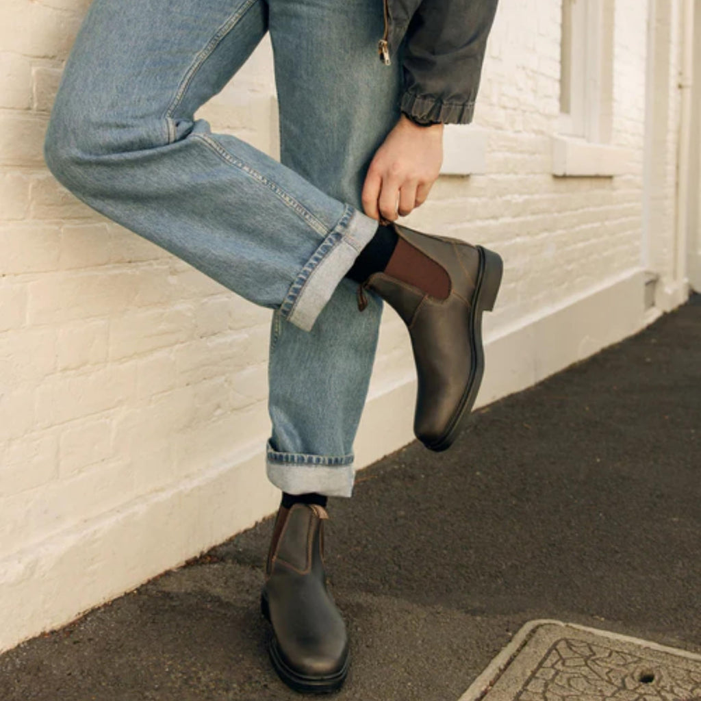 Blundstone Unisex Dress Series 062 Chelsea Boots for Men and Women, Wide Chisel Toe Boots with Cushioned Midsole and Premium Leather, Stout Brown, 12 US Men / 14 US Women / 11 AU