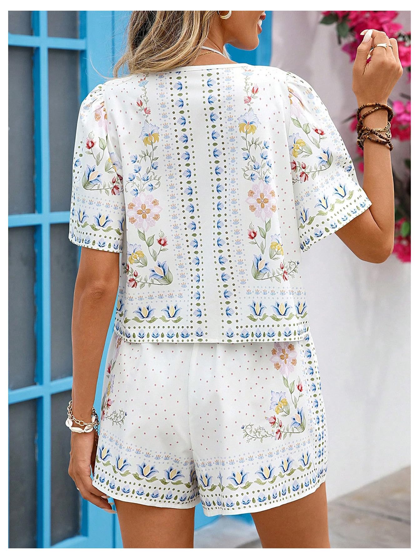 WDIRARA Women's Boho 2 Piece Outfit Floral Tie Front Blouse Shorts Set Vacation Outfits Blue Large