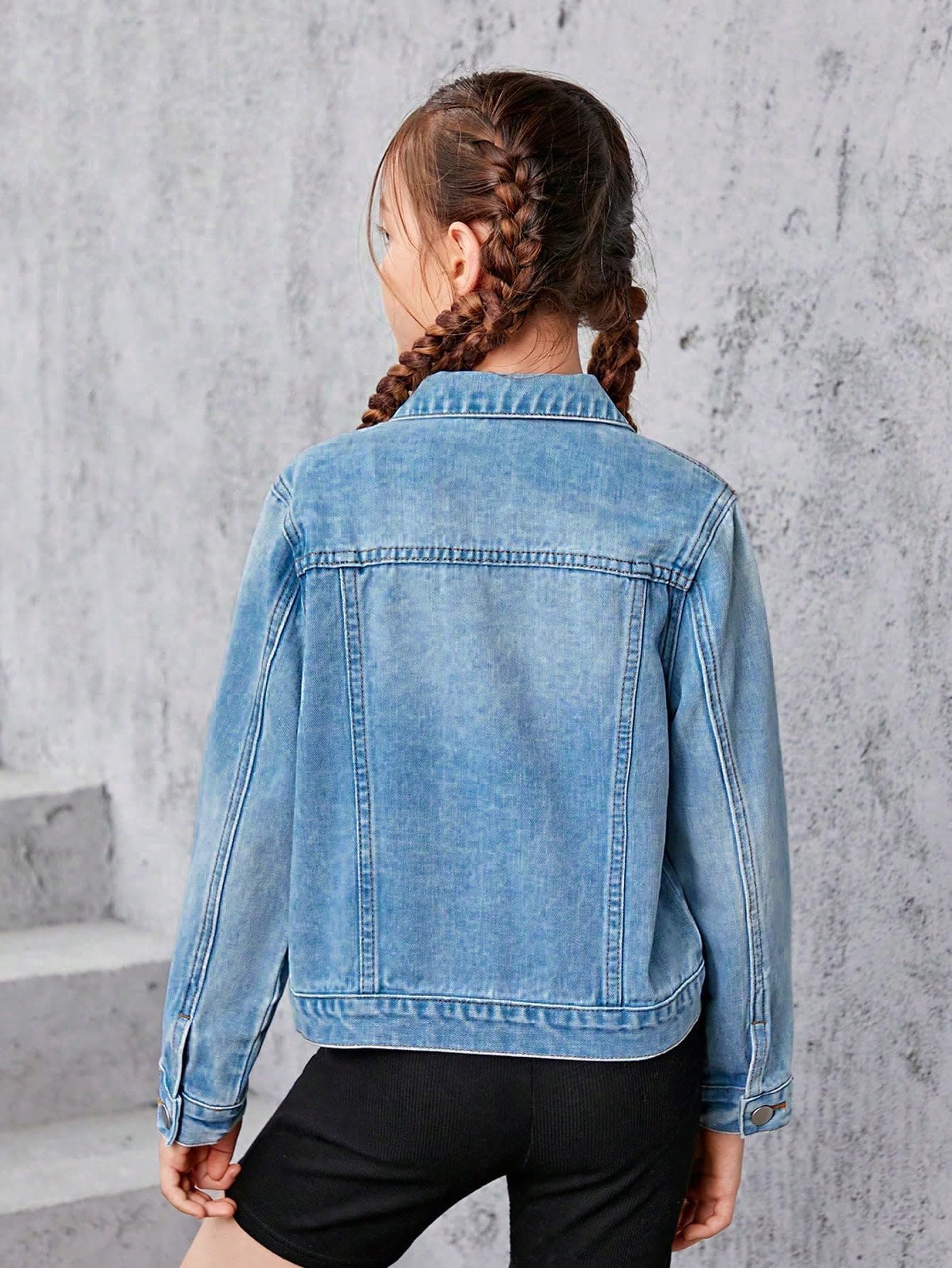 WDIRARA Girl's Ripped Flap Pocket Button Front Long Sleeve Collared Denim Jacket Medium Wash 13Y