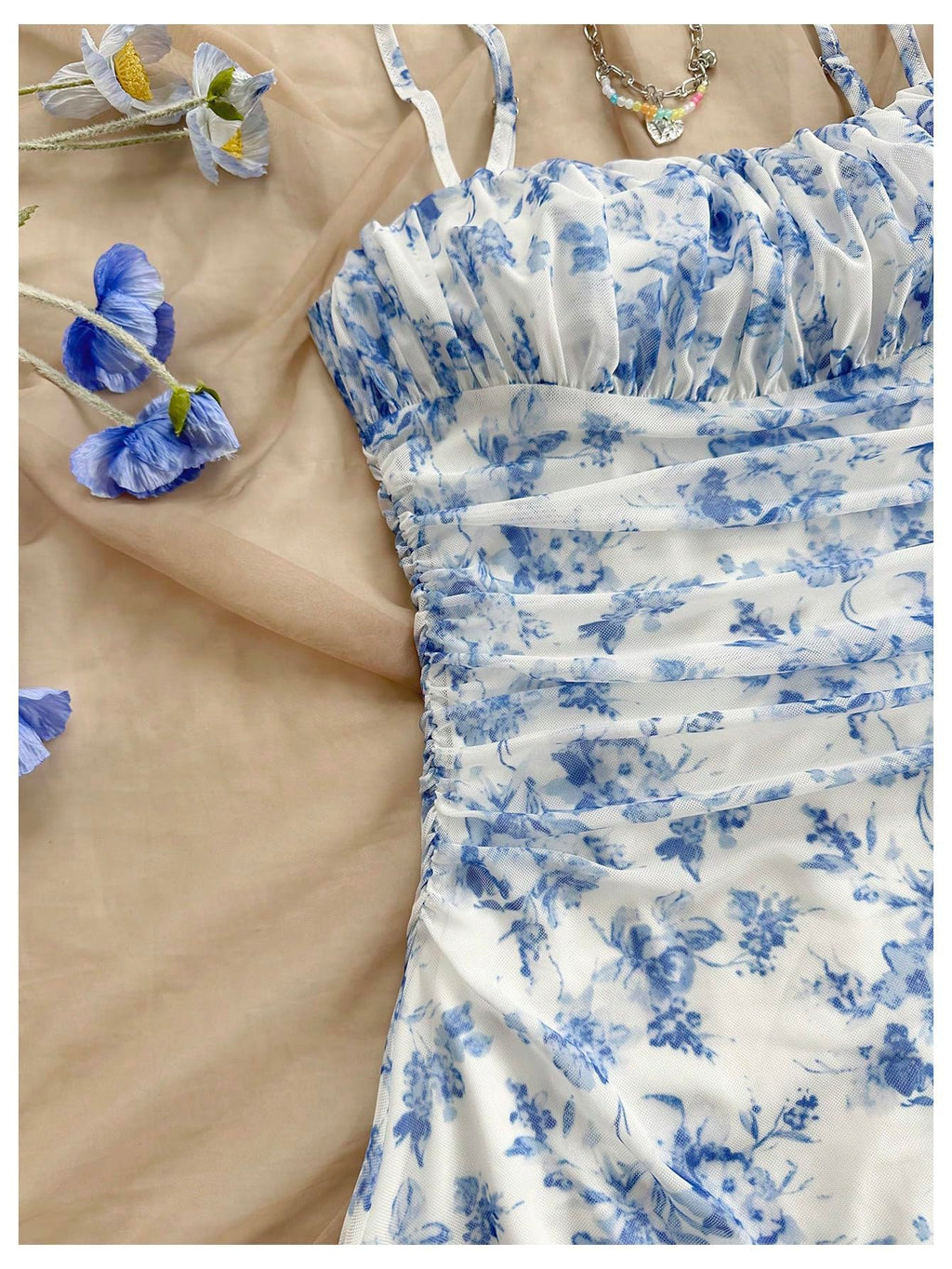 WDIRARA Women's Floral Print Ruched Cami Dress Spaghetti Strap Ruffle Hem Mesh Mini Dress Blue and White X-Small
