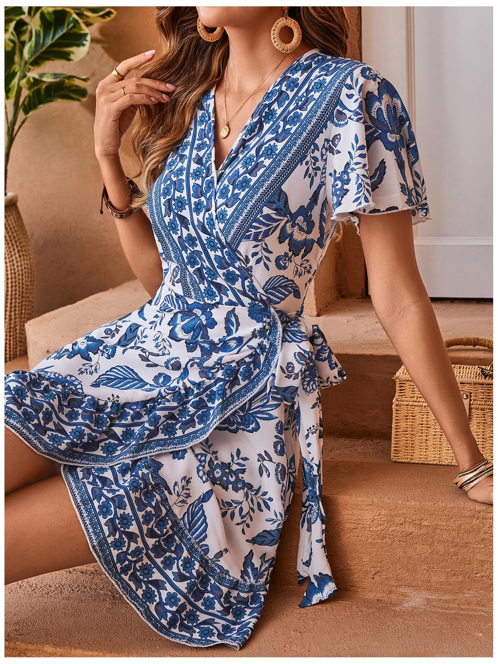 WDIRARA Women's Summer Casual Boho Floral Print Short Sleeve Wrap V Neck Ruffle Hem A Line Dress Blue and White M