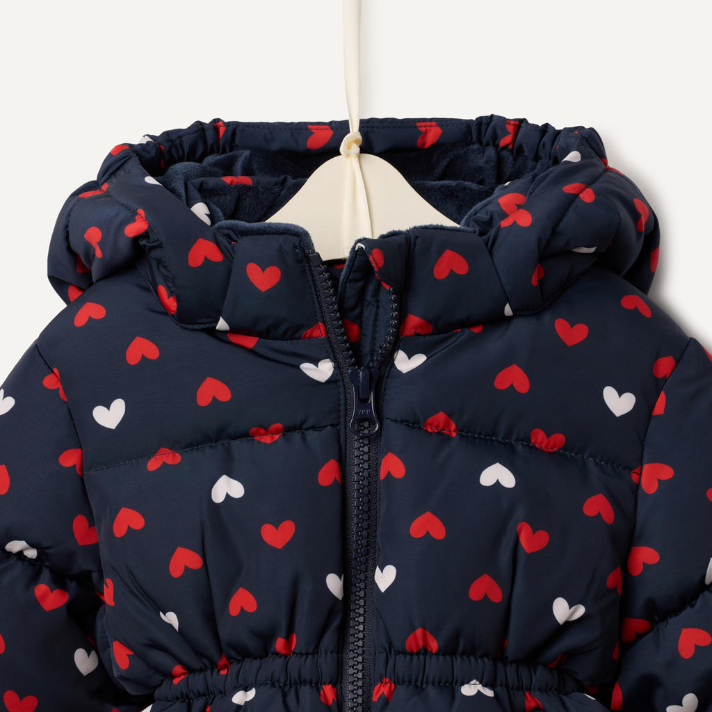 Amazon Essentials x Sofia Grainge Toddler Girls' Water-Resistant Hooded Puffer Jacket, Navy Hearts, 3T