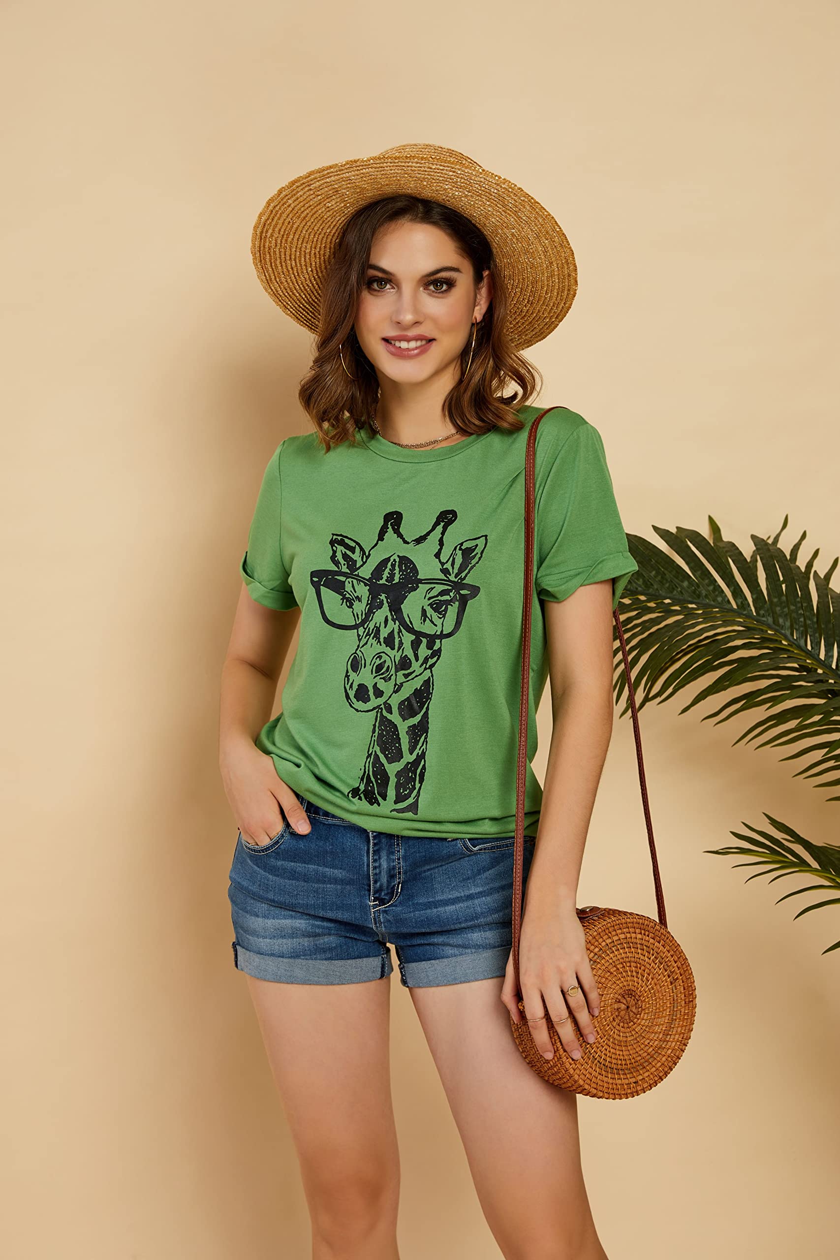 Auburet Womens Giraffe T Shirt Summer Funny Graphic Short Sleeve Crewneck Tees Casual Shirt Tops