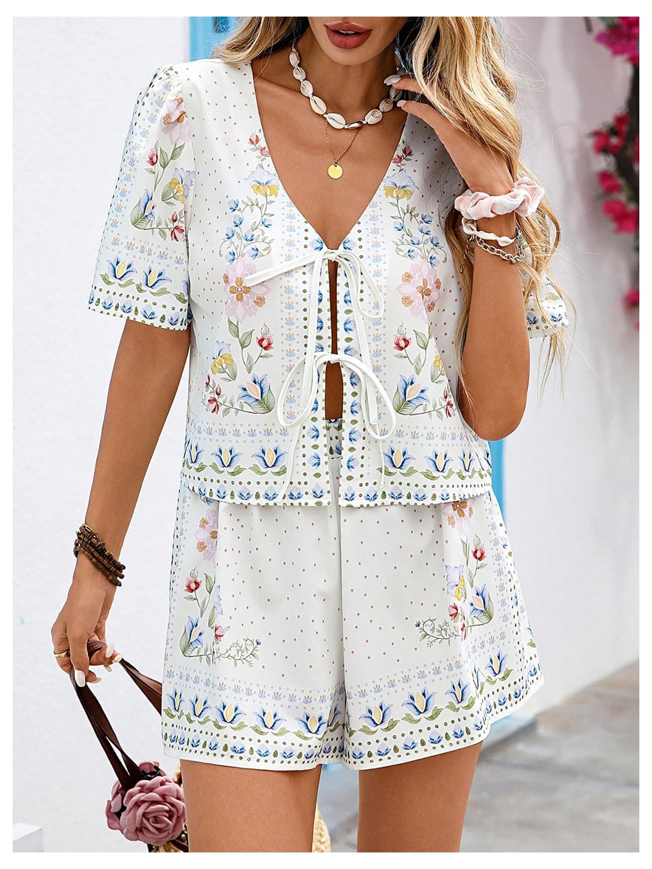 WDIRARA Women's Boho 2 Piece Outfit Floral Tie Front Blouse Shorts Set Vacation Outfits Blue Large