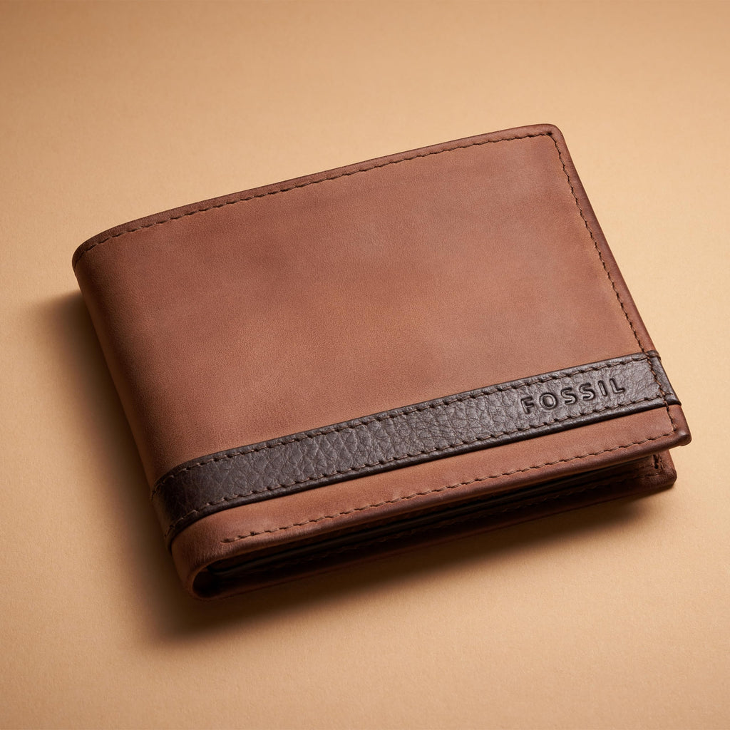 Fossil Men's Quinn Leather Bifold with Flip ID Wallet, Brown, (Model: ML3644200)