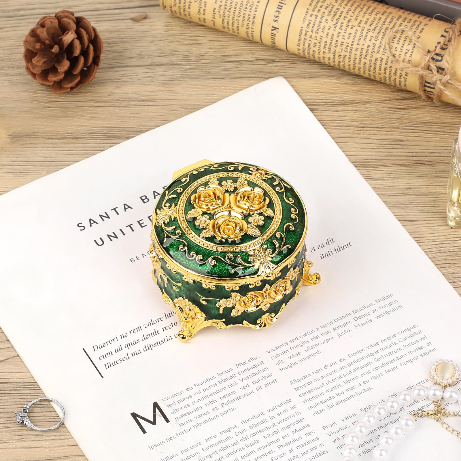 Hipiwe Vintage Jewelry Box Small Trinket Storage Organizer Box Gold Metal Chest Ring Case Treasure Chest Round Keepsake Boxes for Earrings Necklace Gift for Women,Green