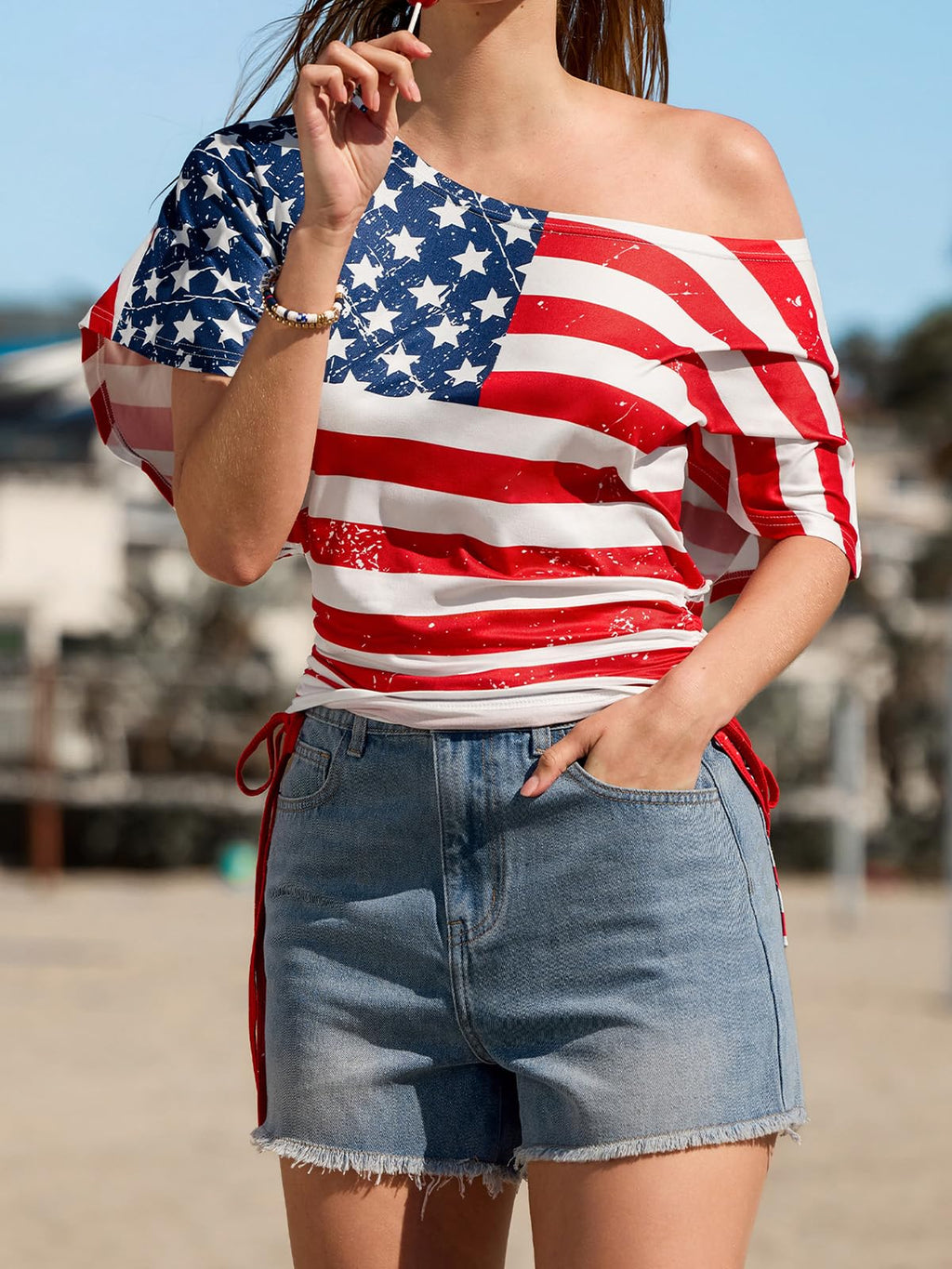 CUPSHE American Flag T Shirt Women USA Star Stripes Fourth July Tee Shirts Casual America Flag Print V Neck Tee Tops M