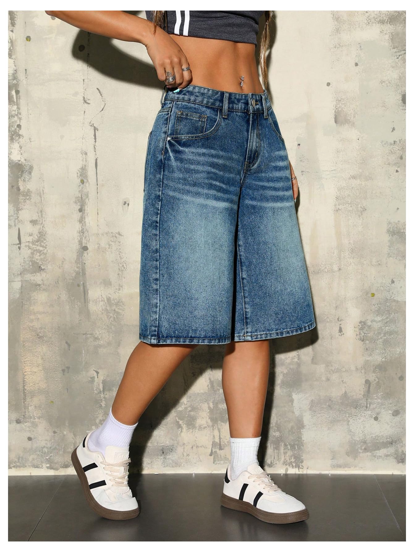 WDIRARA Women's Low Rise Baggy Denim Shorts Wide Leg Bermuda Jean Shorts Blue Washed 28