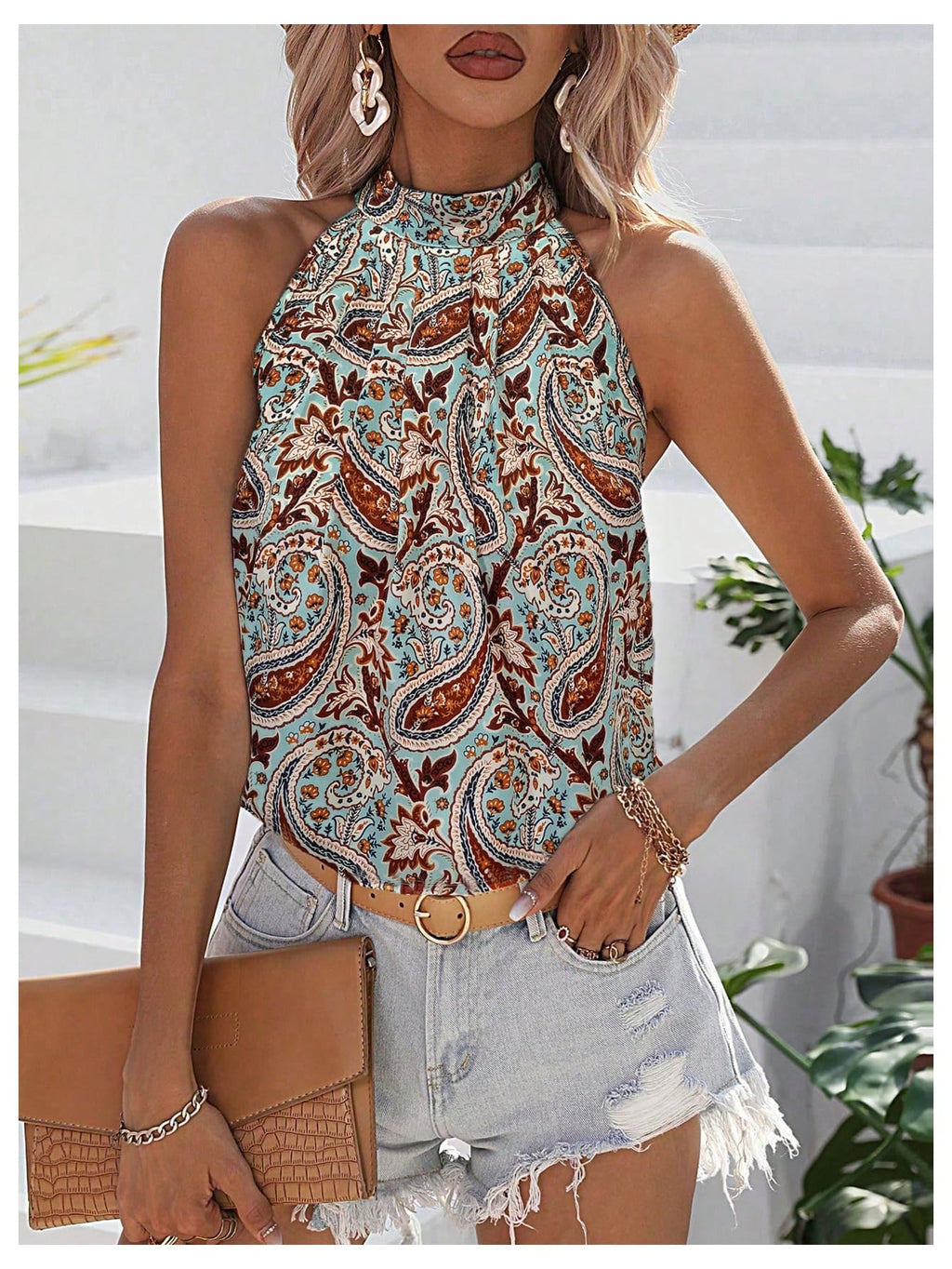 WDIRARA Women's All Over Print Halter Top Sleeveless Summer Boho Blouses Top Multicolor Medium