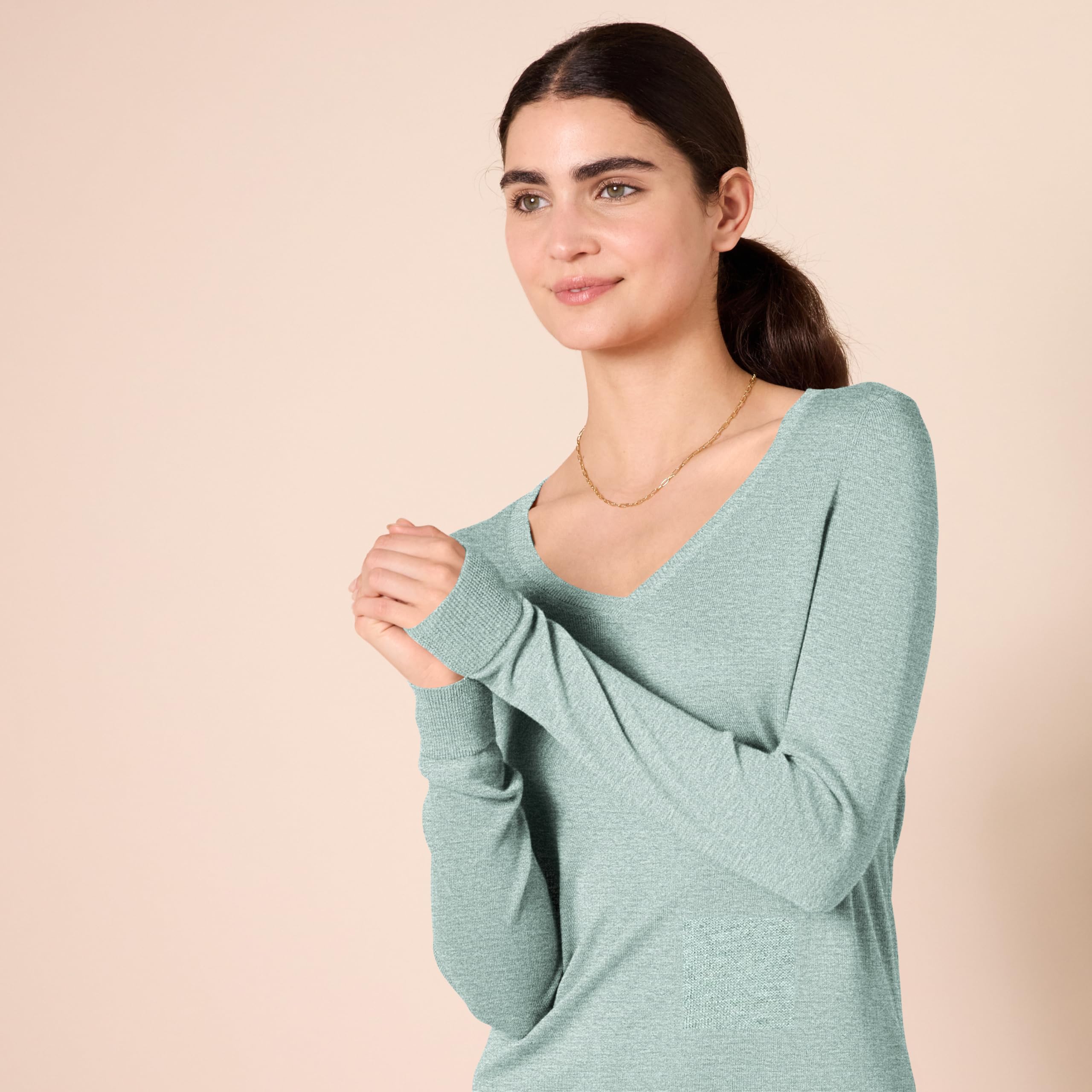 Amazon Essentials Women's Regular-Fit Lightweight Long-Sleeve V-Neck Sweater, Sage Green Heather, Small