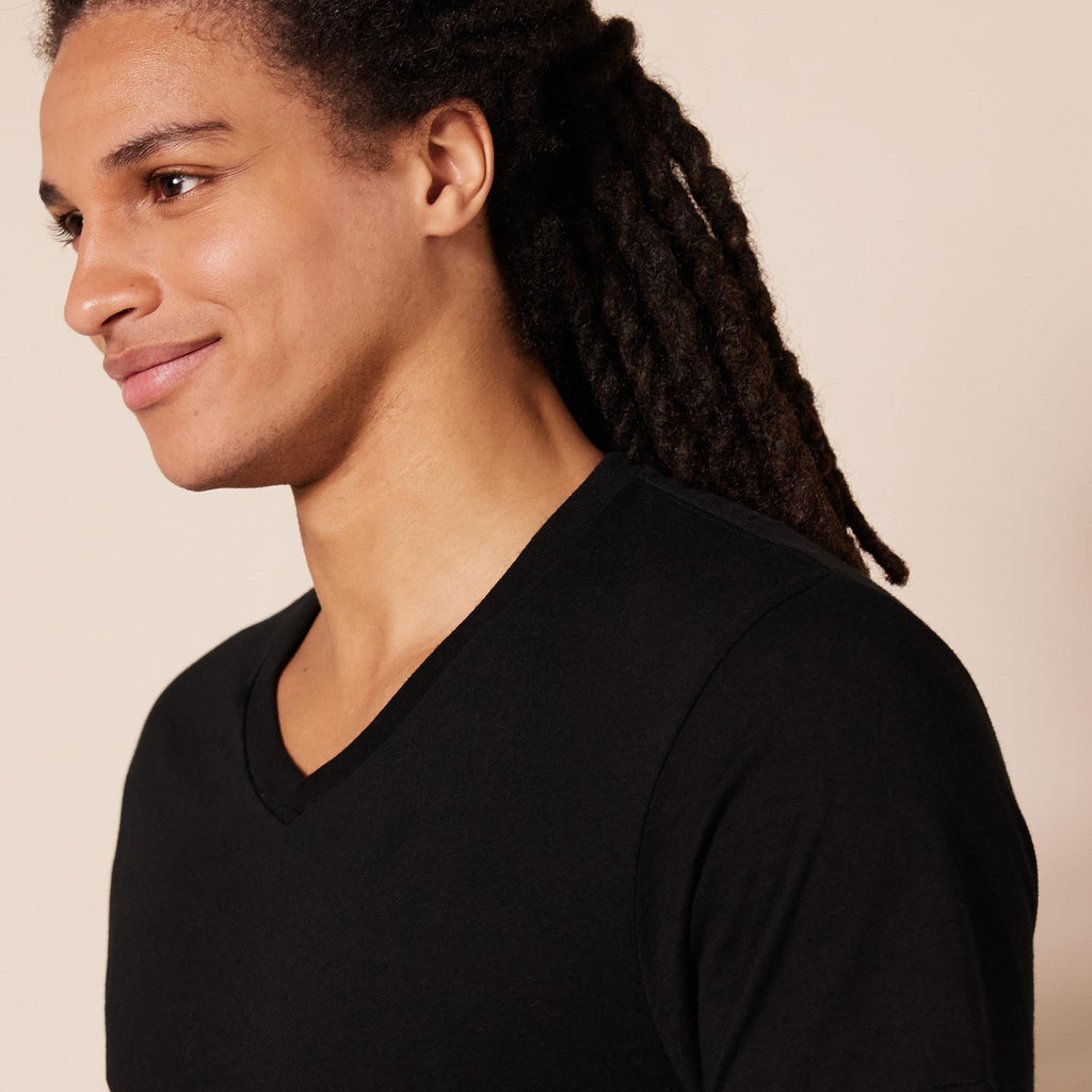 Amazon Essentials Men's V-Neck Undershirt, Breathable Cotton, Pack of 6, Black, X-Large