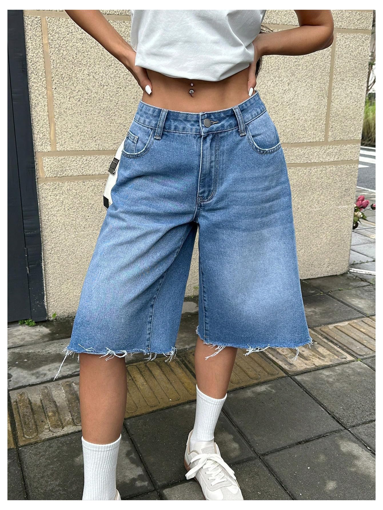 WDIRARA Women's Low Rise Baggy Denim Shorts Wide Leg Bermuda Jean Shorts Frayed Blue 26