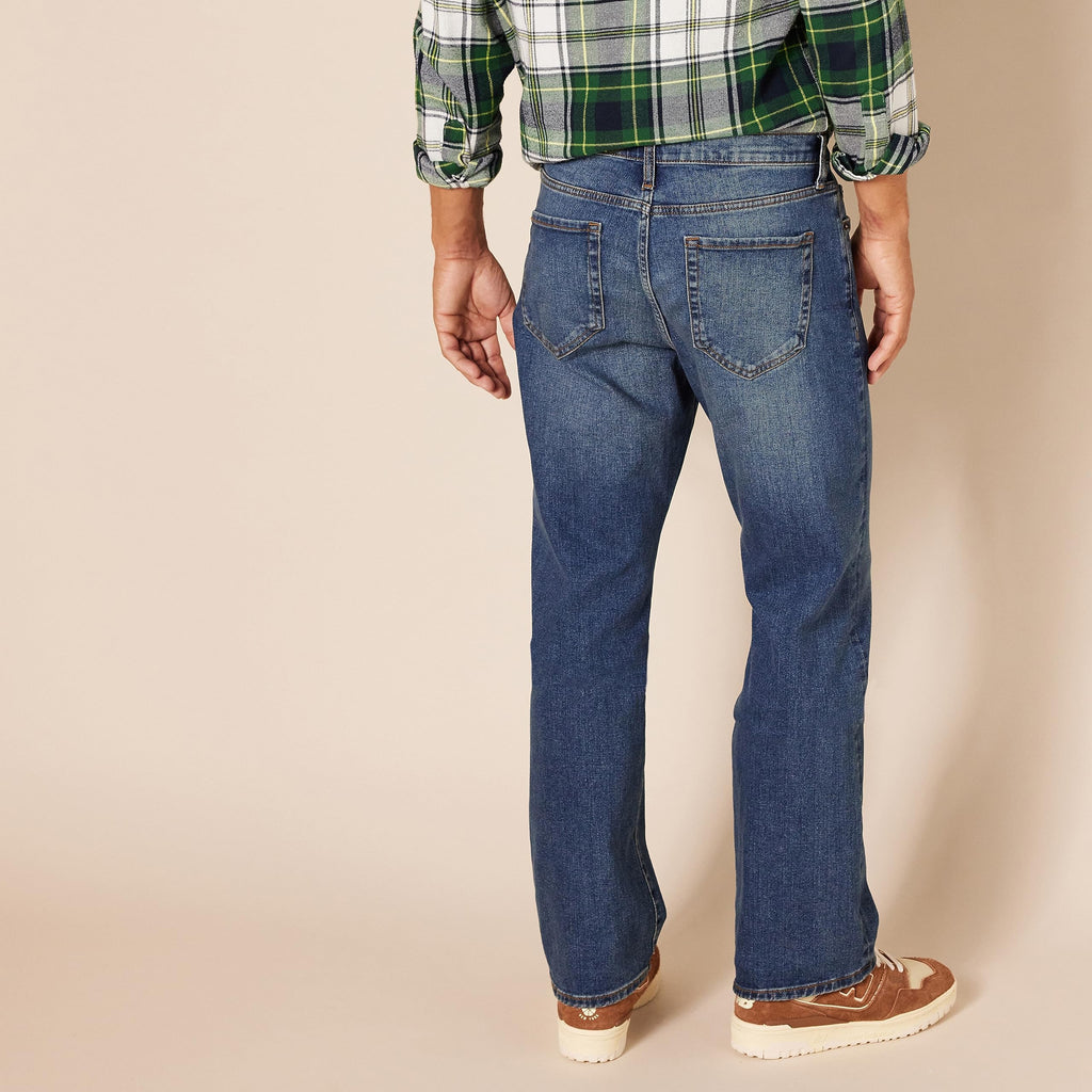 Amazon Essentials Men's Straight-Fit Stretch Jean - Discontinued Colors, Medium Wash, 38W x 28L
